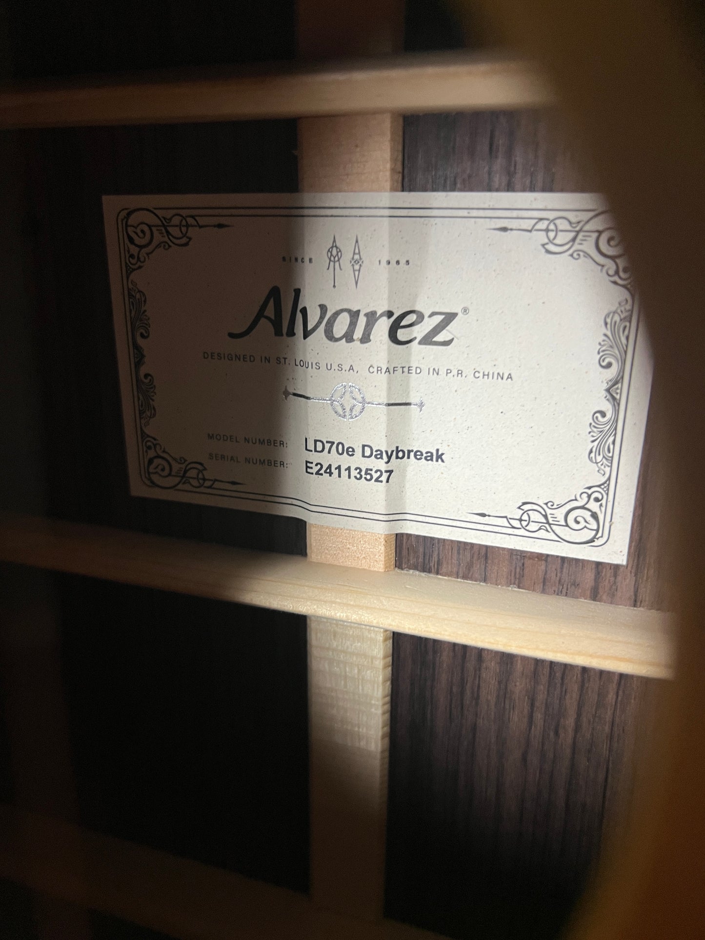 Alvarez Laureate Series LD70e Daybreak Sitka Spruce/ East Indian Rosewood Acoustic Guitar - New
