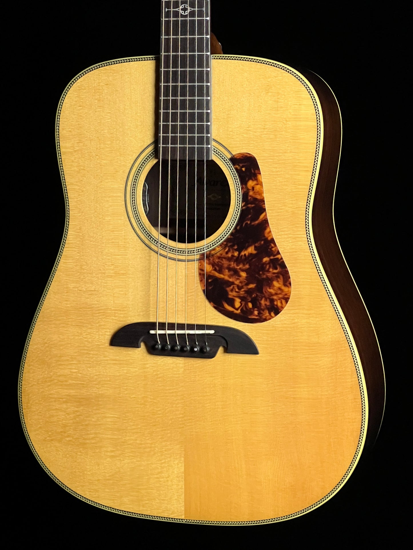 Alvarez MD70e Masterworks Dreadnought Sitka Spruce/East Indian Rosewood Acoustic Guitar with LR Baggs - New