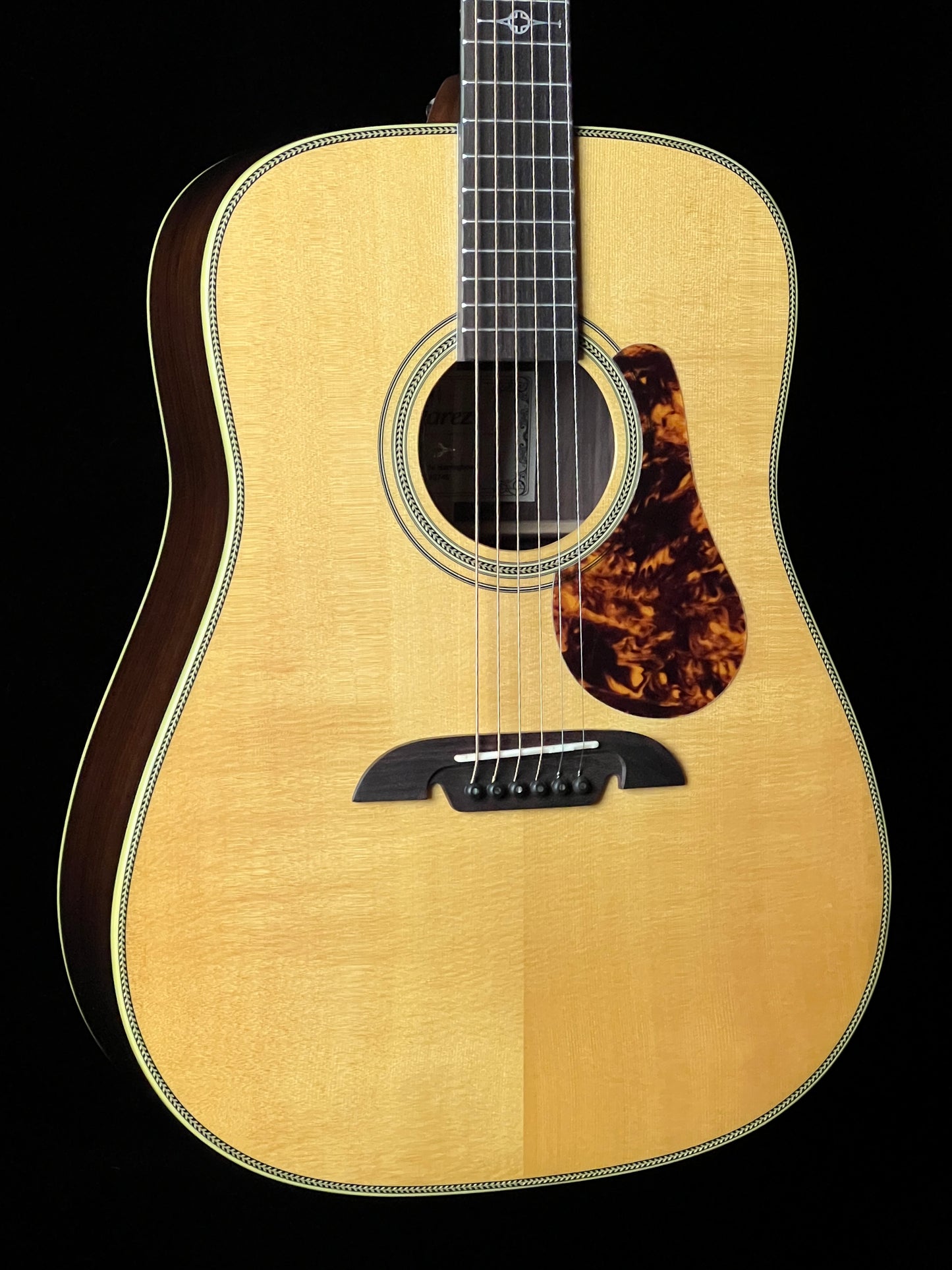Alvarez MD70e Masterworks Dreadnought Sitka Spruce/East Indian Rosewood Acoustic Guitar with LR Baggs - New