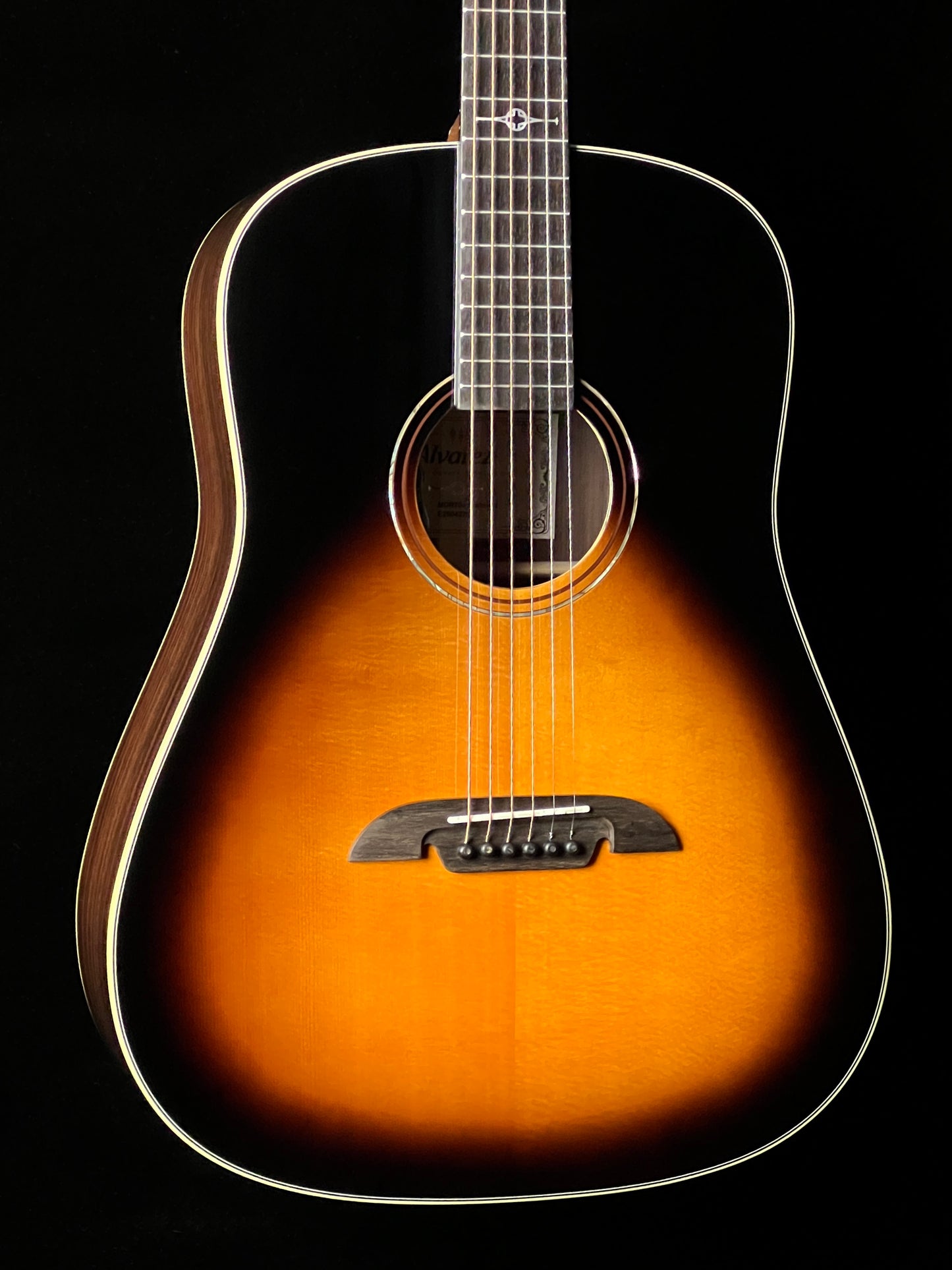 Alvarez MDR70e Masterworks Dreadnought 12 Fret Slope Shoulder Sunburst Sitka Spruce / East Indian Rosewood Acoustic Guitar with LR Baggs - New
