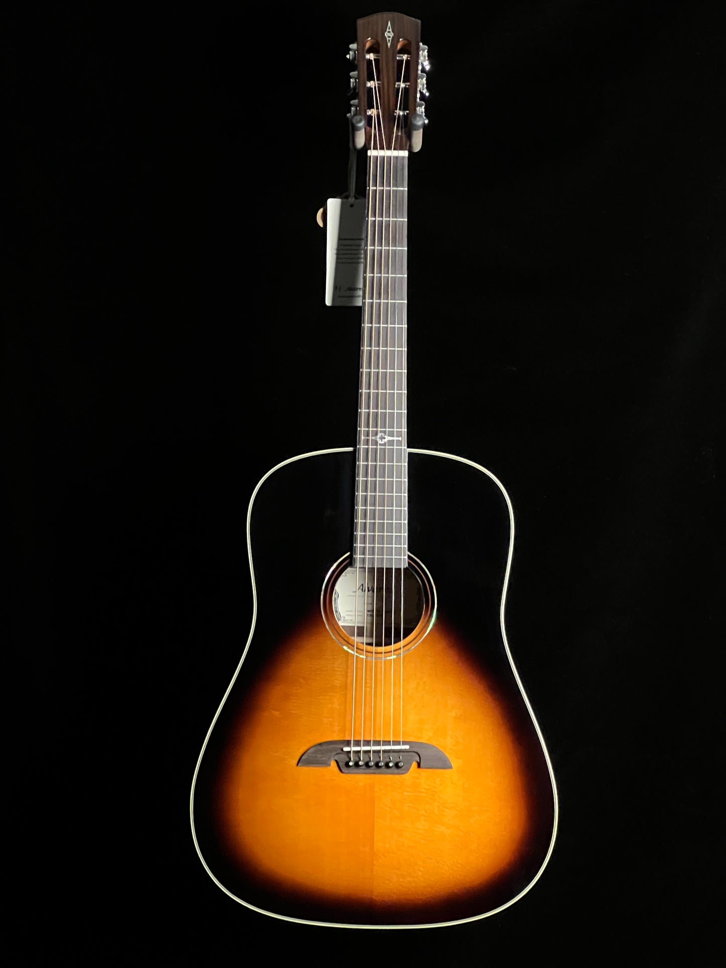 Alvarez MDR70e Masterworks Dreadnought 12 Fret Slope Shoulder Sunburst Sitka Spruce / East Indian Rosewood Acoustic Guitar with LR Baggs - New