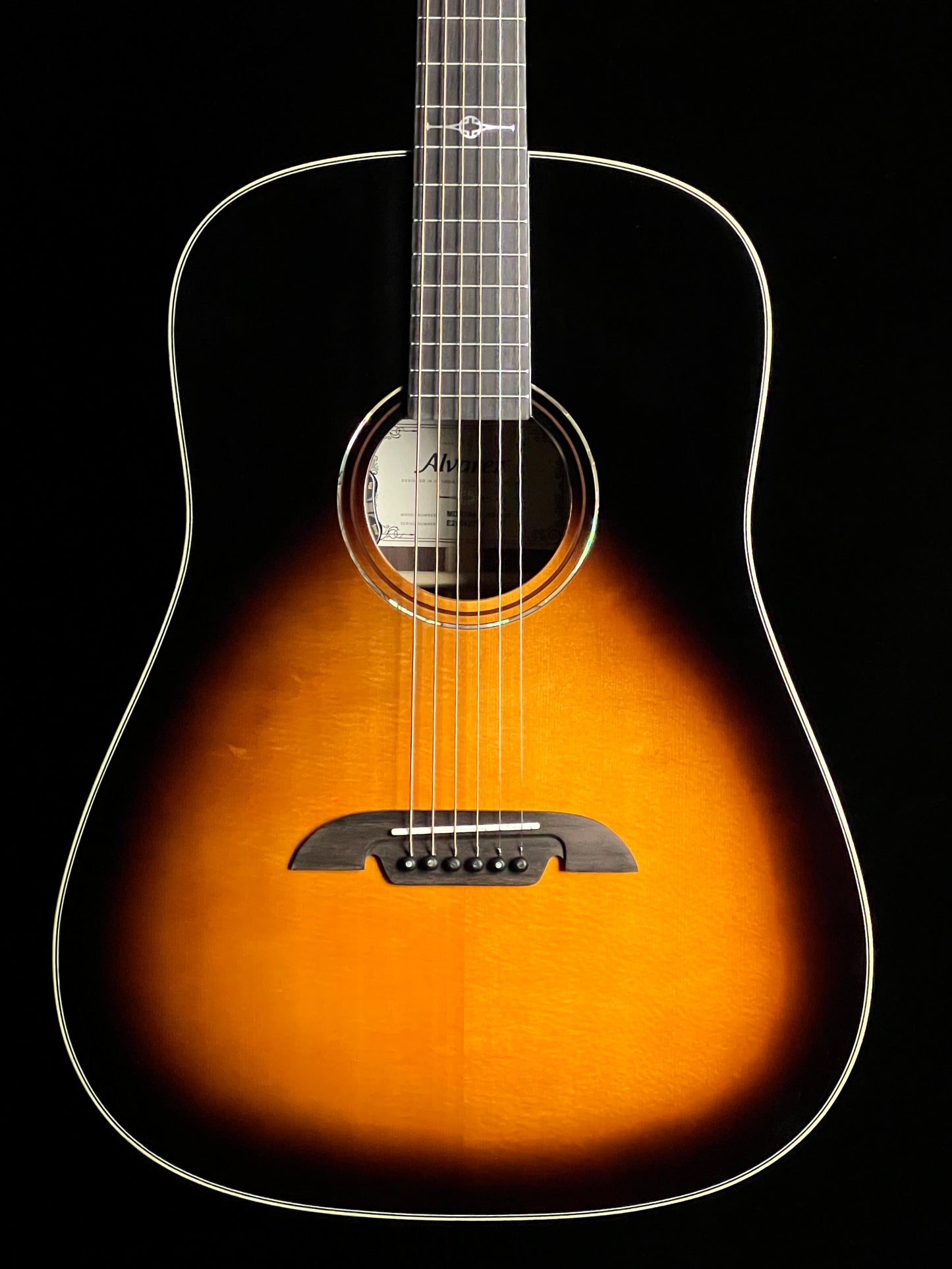 Alvarez MDR70e Masterworks Dreadnought 12 Fret Slope Shoulder Sunburst Sitka Spruce / East Indian Rosewood Acoustic Guitar with LR Baggs - New