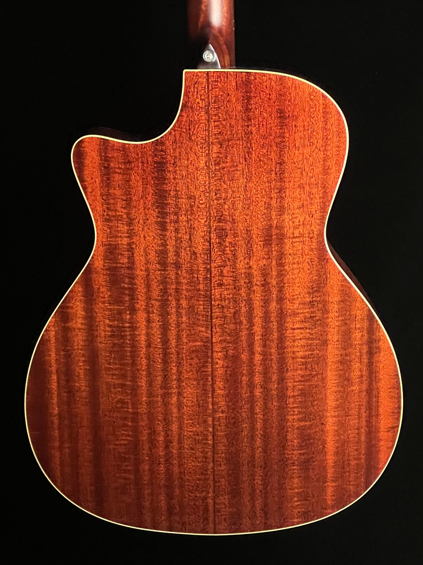Alvarez MG60ce Shadowburst Masterworks Grand Auditorium Cutaway Sitka Spruce/ African Mahogany Acoustic Guitar - New