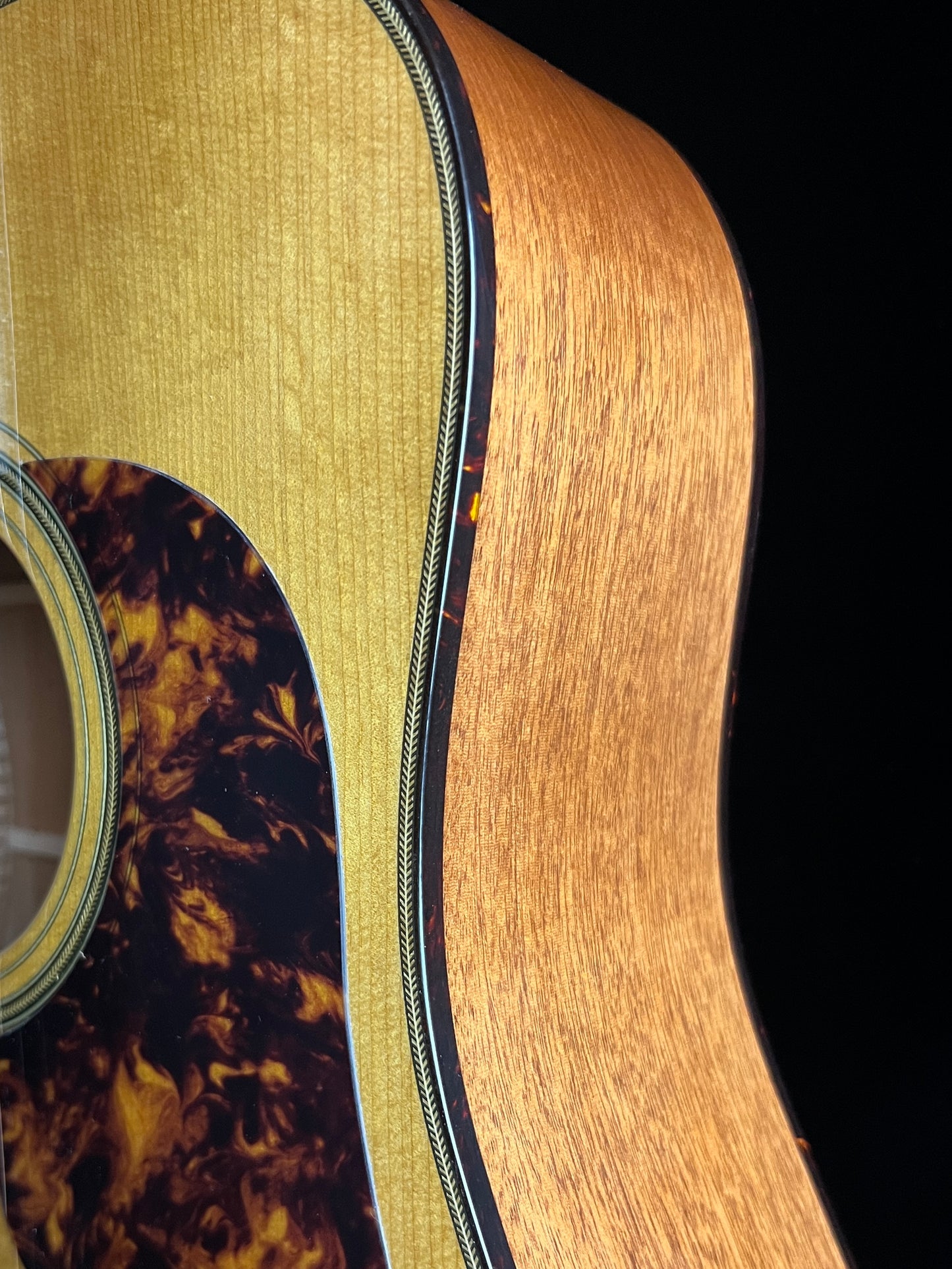 Gallagher Bluegrass Bell Dreadnought Torrefied Adirondack Spruce / Mahogany - New