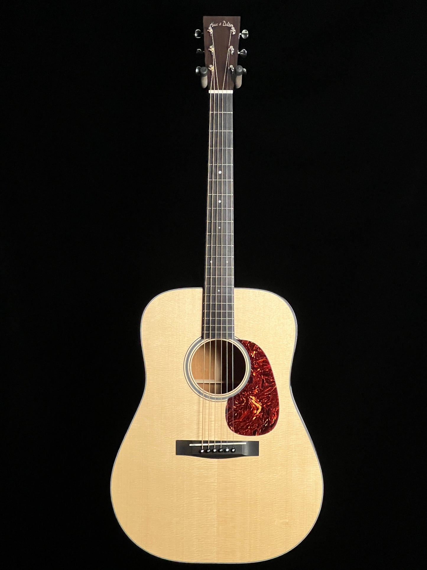 Huss & Dalton TD-M Standard Sitka Spruce/ Mahogany Acoustic Guitar - New