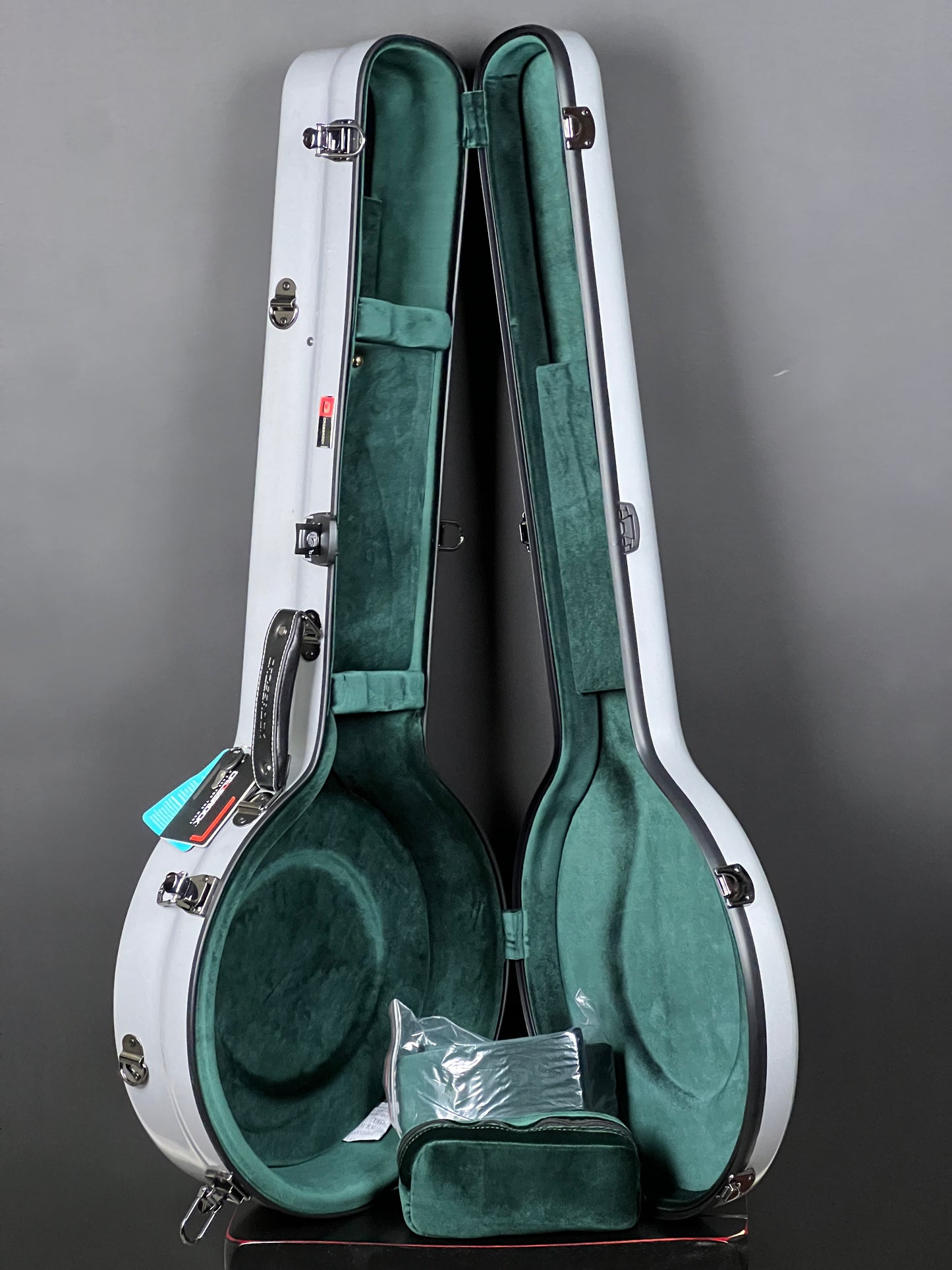 SOLD - Crossrock Fiberglass Resonator Banjo Case Universal Fat Style - Silver