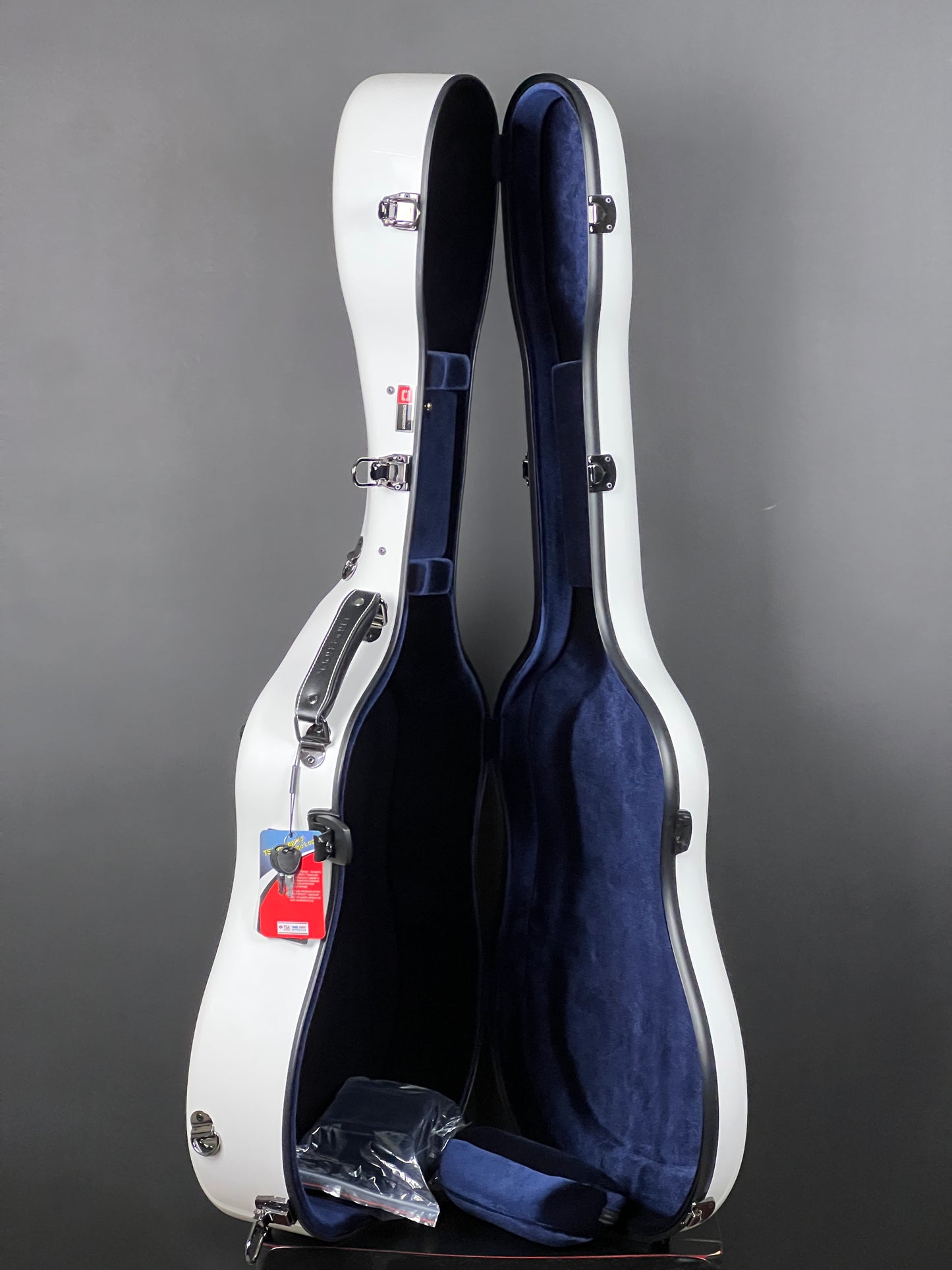 Crossrock Dreadnought Guitar Fiberglass Case - White