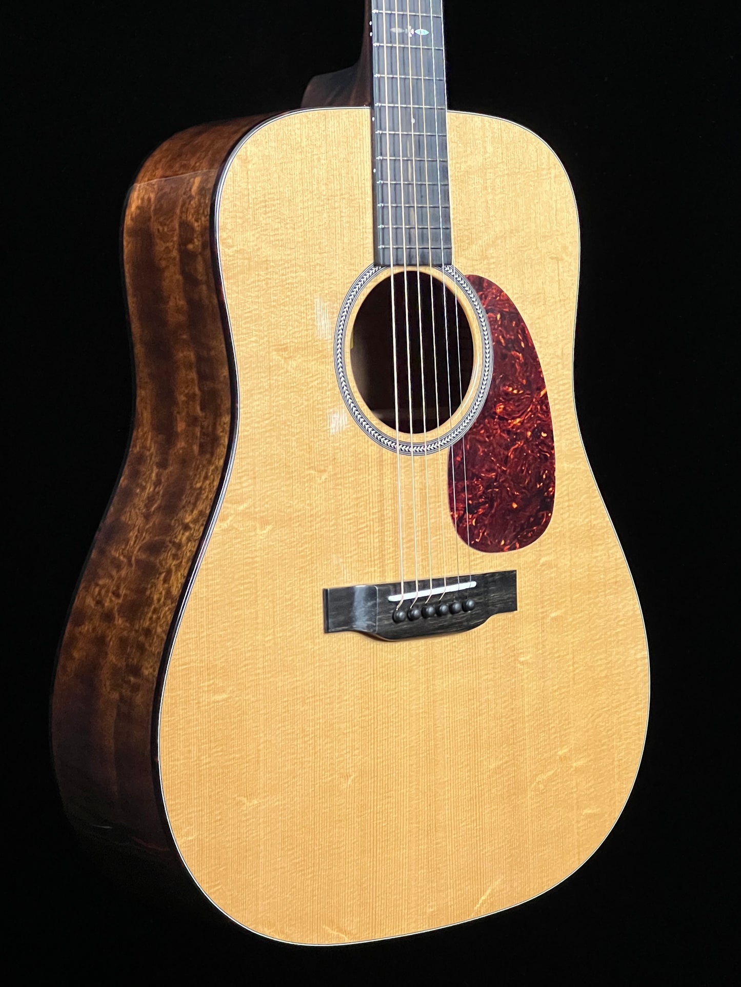 SOLD - Eastman E1D-SP Sitka Spruce/Solid Quilted Sapele Dreadnought Acoustic Guitar - New