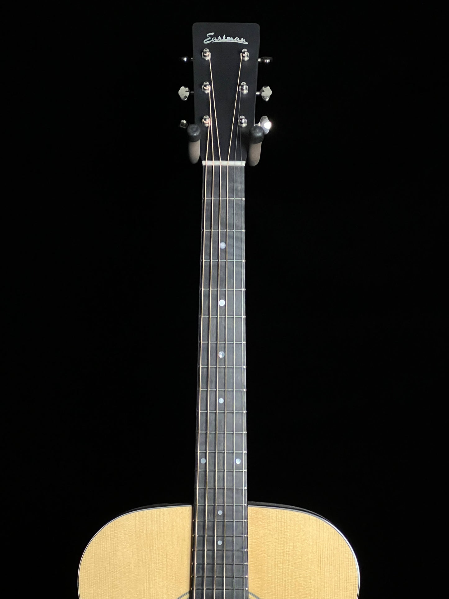 Eastman E10OM-TC Solid Thermo-Cured Adirondack Spruce / Mahogany - New