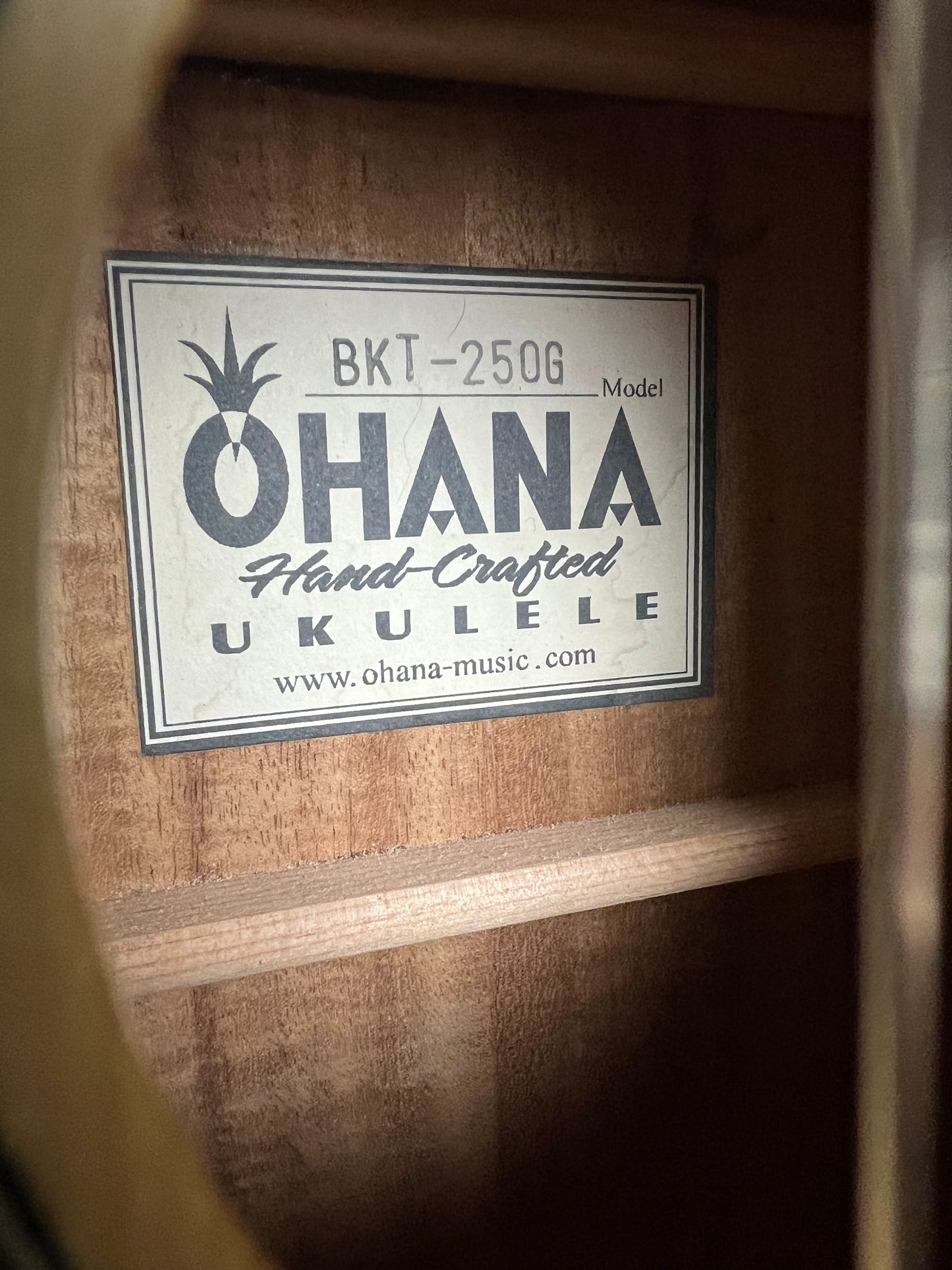 SOLD - Ohana BKT-250G Bari-Tenor Solid Spruce / Acacia Tenor Scale Baritone Body Ukulele with Mi-Si Pickup - Used
