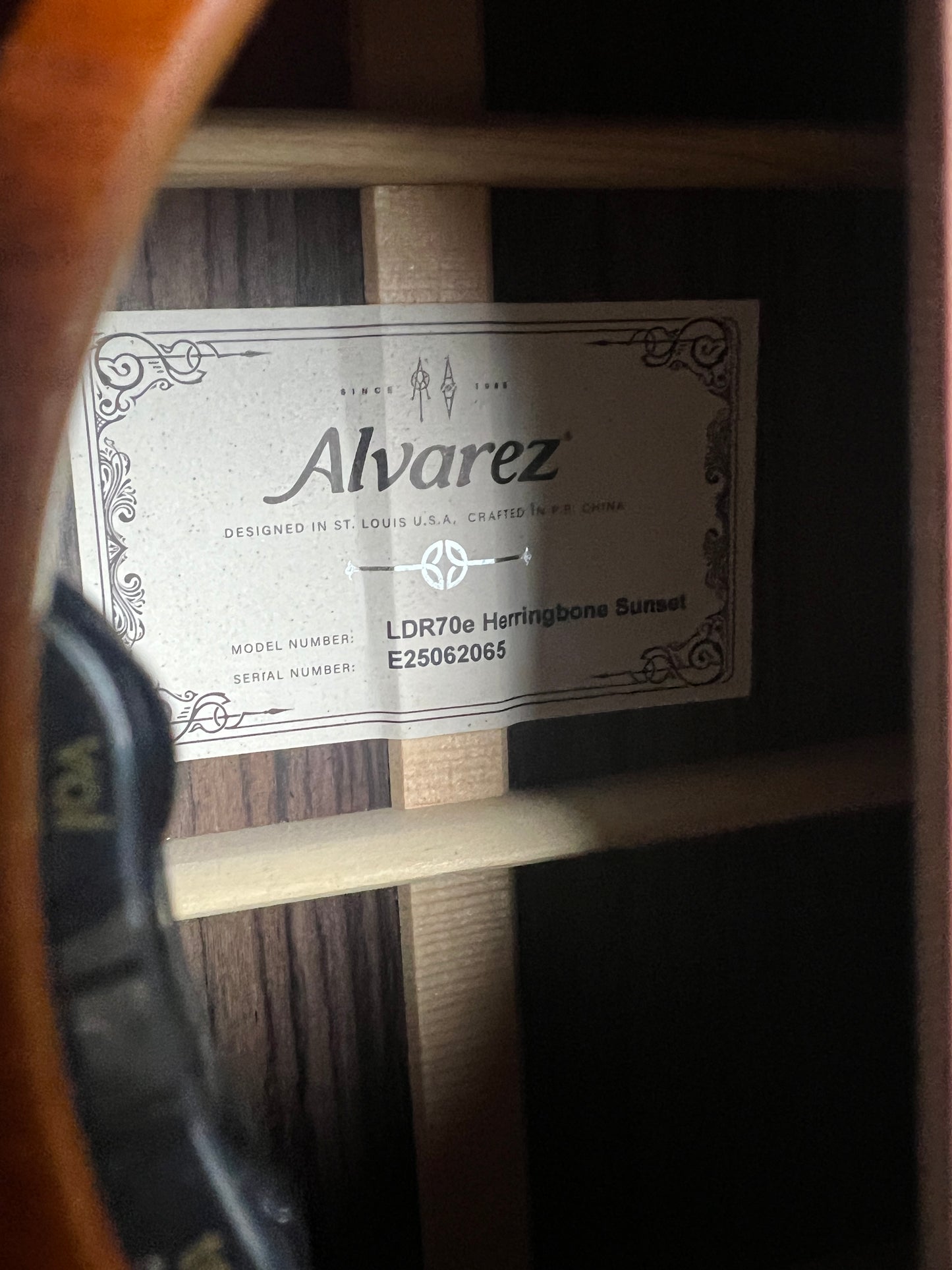 Alvarez LDR70e Laureate Dreadnought Slope Shoulder Sitka/East Indian Rosewood Acoustic Guitar with LR Baggs - New