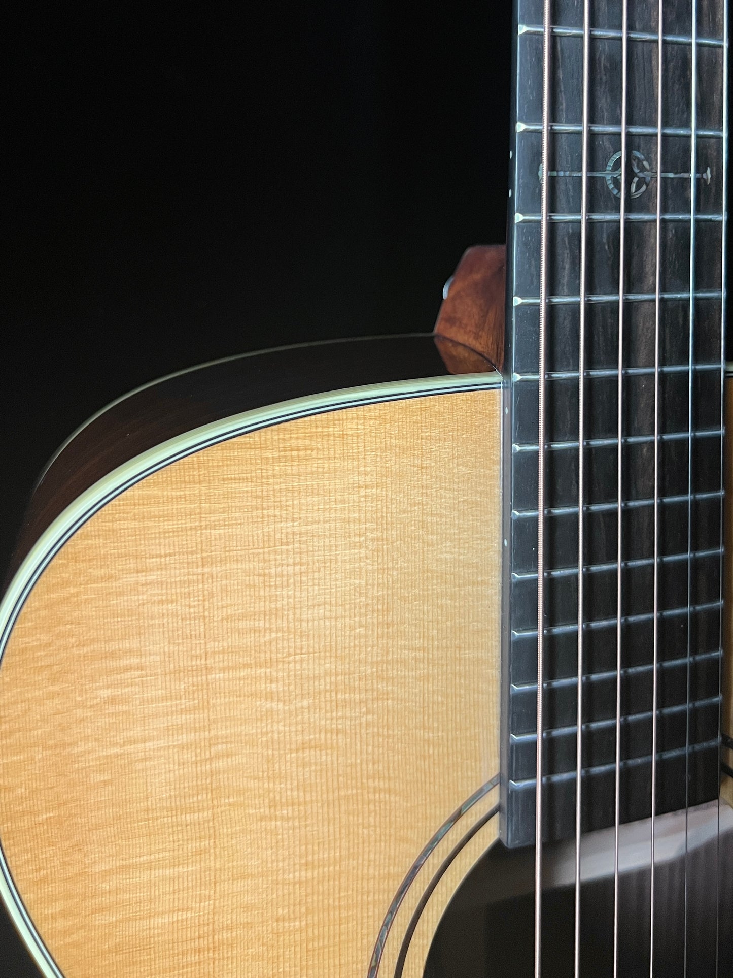 Alvarez Laureate LF70e Daybreak OM Sitka Spruce/East Indian Rosewood Acoustic Guitar - New