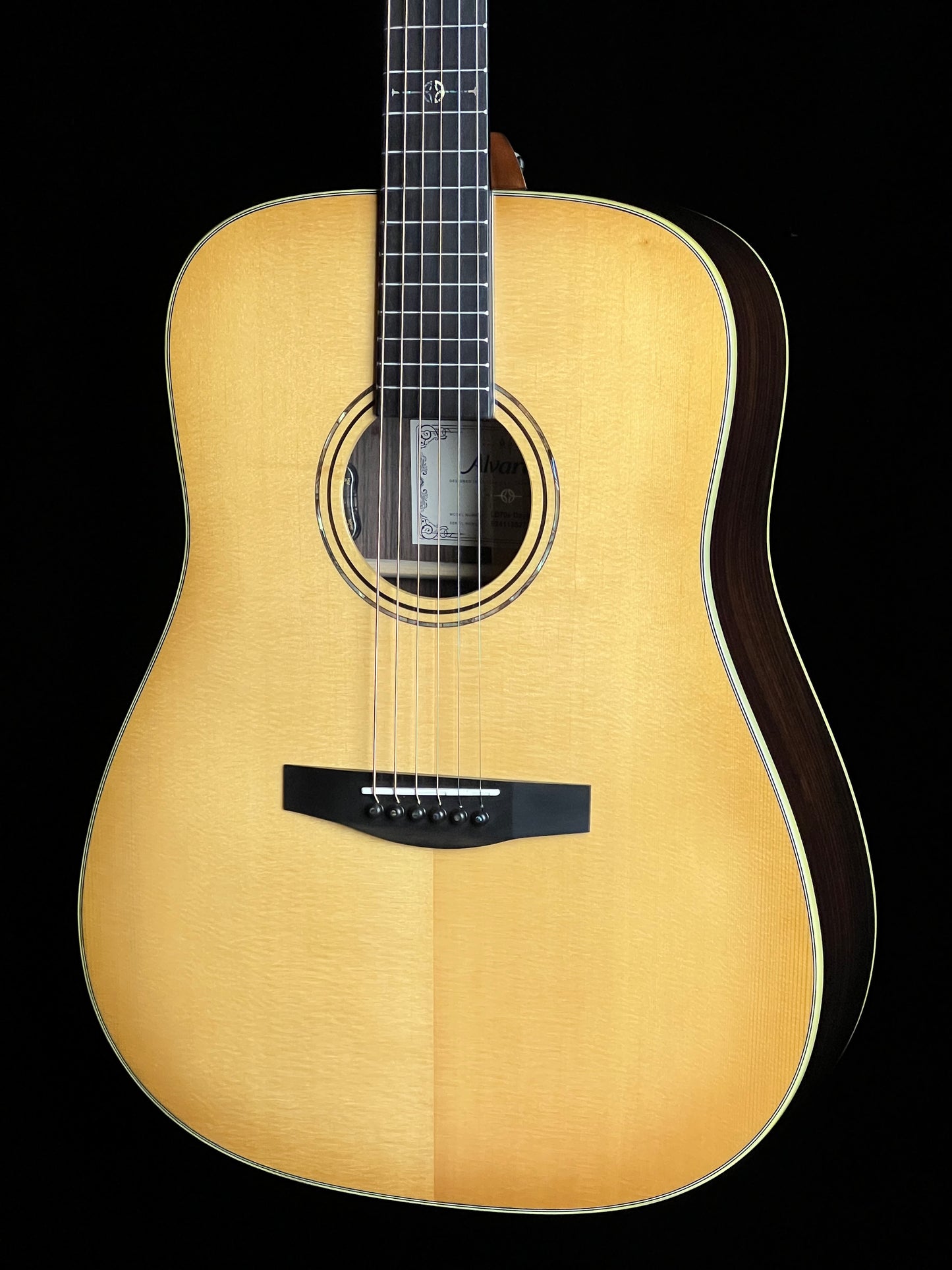 Alvarez Laureate Series LD70e Daybreak Sitka Spruce/ East Indian Rosewood Acoustic Guitar - New