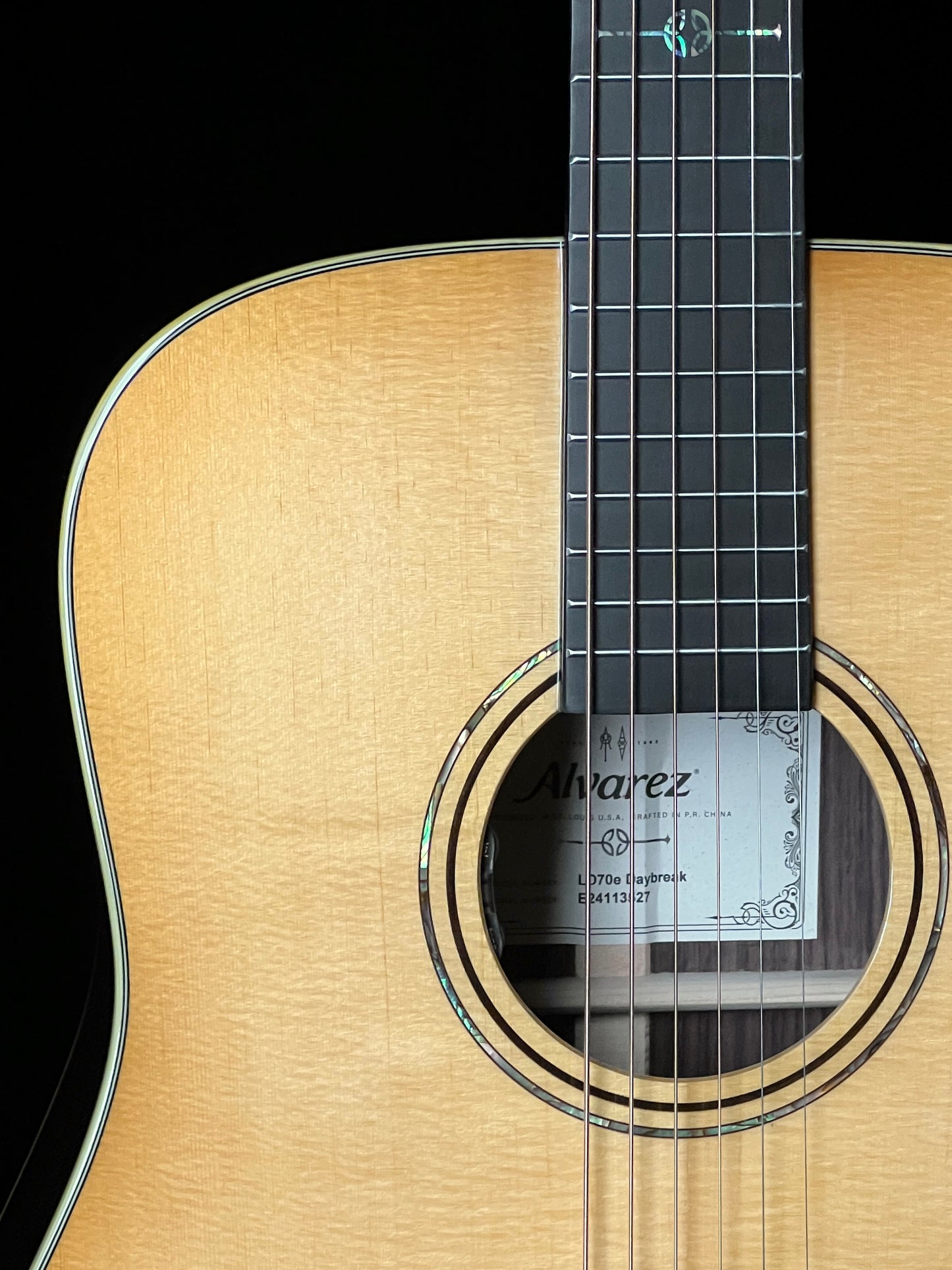 Alvarez Laureate Series LD70e Daybreak Sitka Spruce/ East Indian Rosewood Acoustic Guitar - New