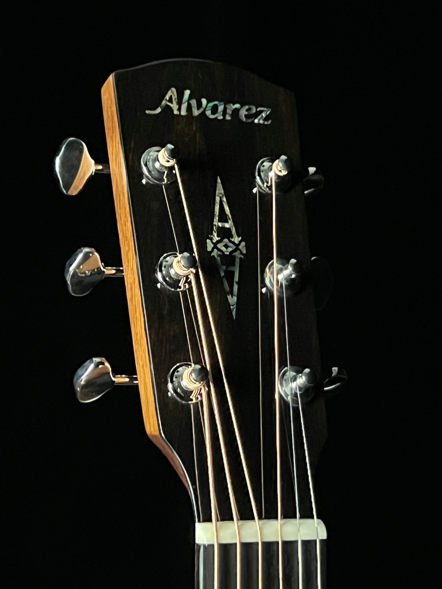 Alvarez Laureate Series LD70e Daybreak Sitka Spruce/ East Indian Rosewood Acoustic Guitar - New