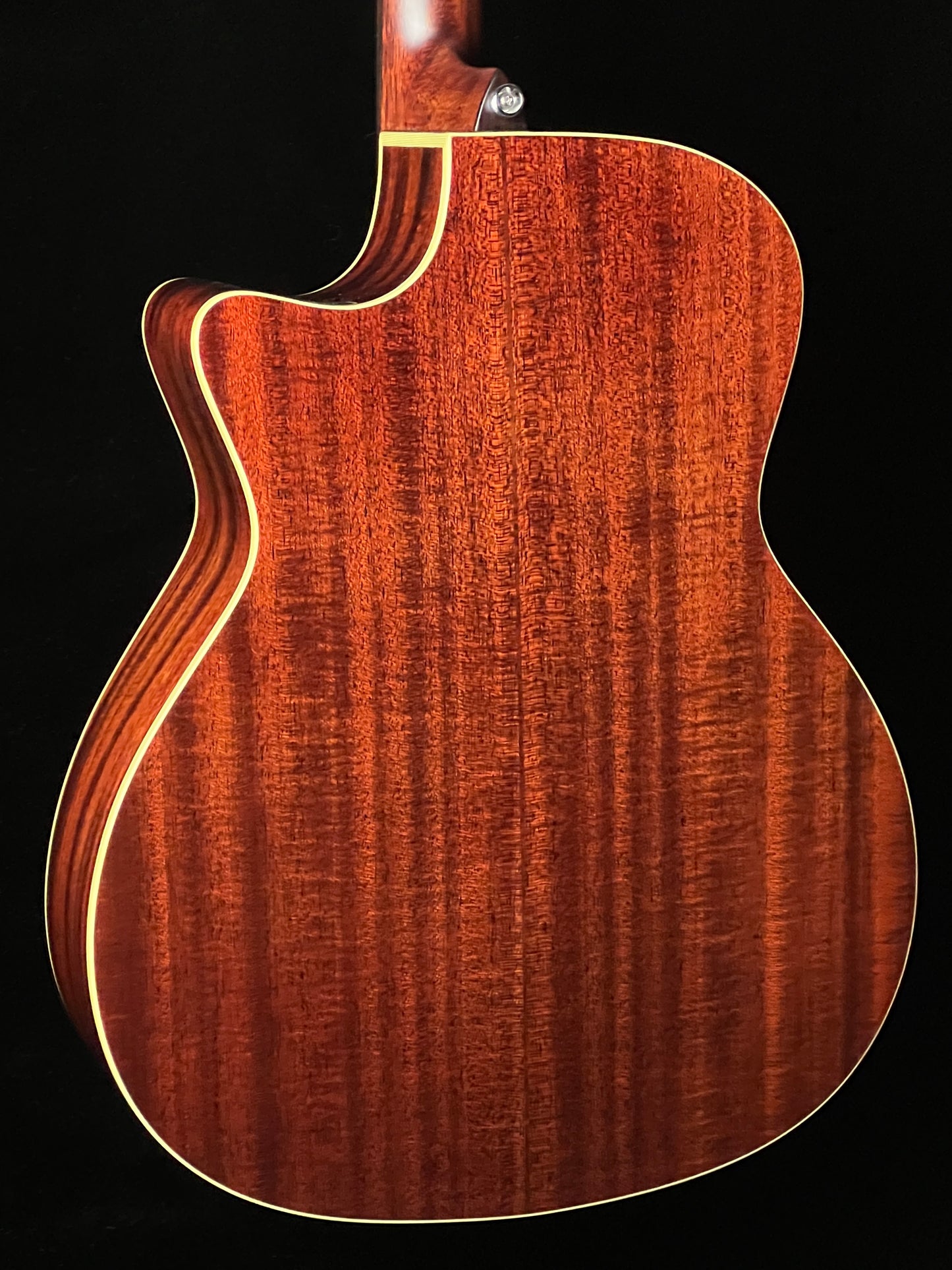 Alvarez MG60ce Shadowburst Masterworks Grand Auditorium Cutaway Sitka Spruce/ African Mahogany Acoustic Guitar - New