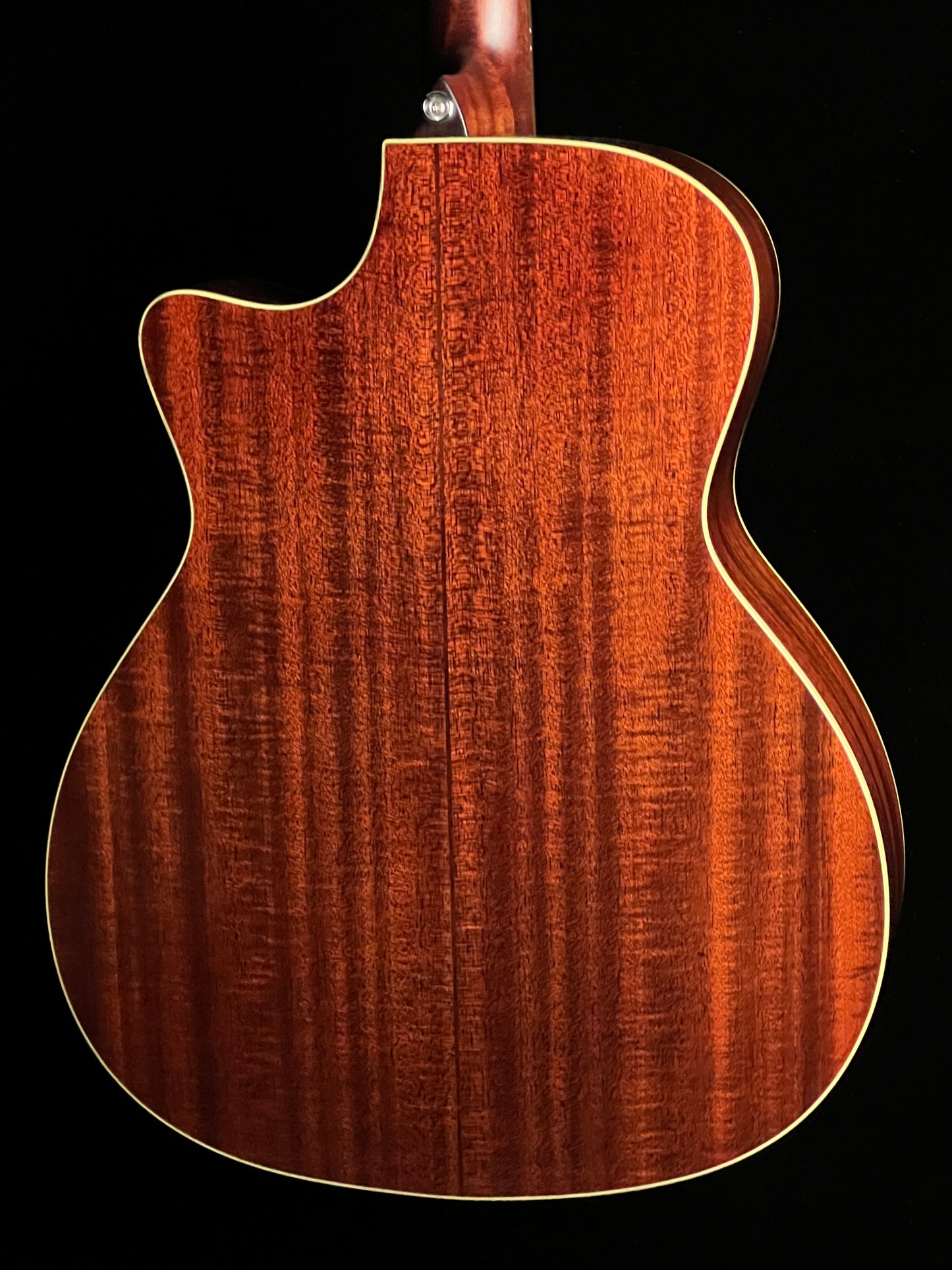 Alvarez MG60ce Shadowburst Masterworks Grand Auditorium Cutaway Sitka Spruce/ African Mahogany Acoustic Guitar - New