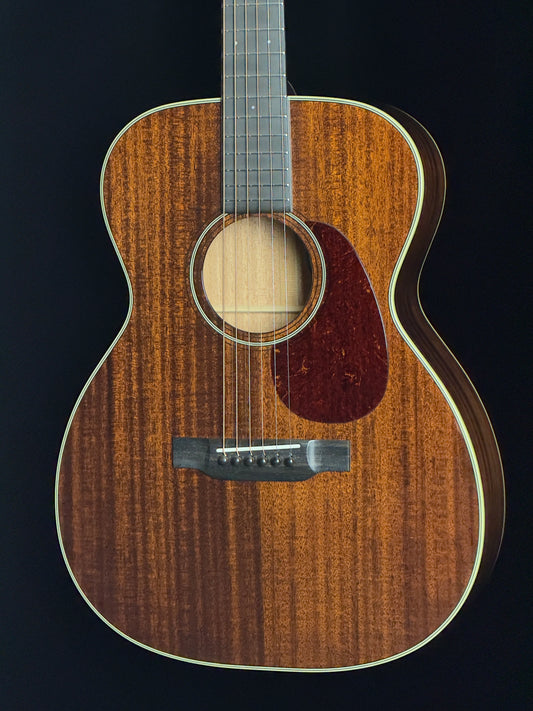 Bourgeois Downeast Series Hogtop 0014/DE Mahogany/Mahogany Acoustic Guitar - New