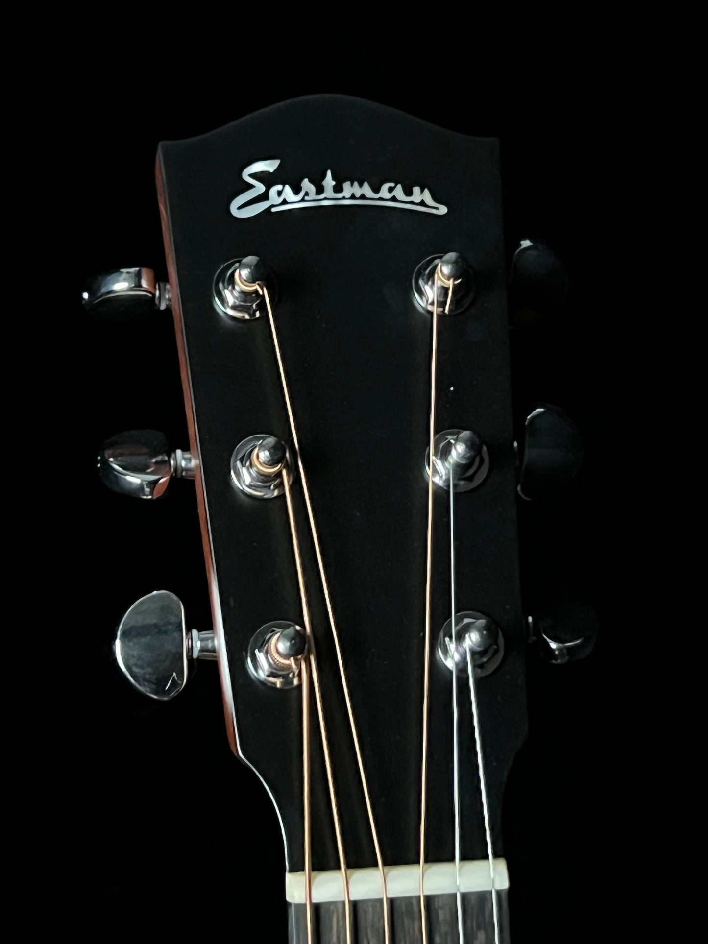 SOLD - Eastman AC122-2CE Grand Auditorium Cutaway Acoustic Guitar with Fishman Pickup Cedar/Sapele - New