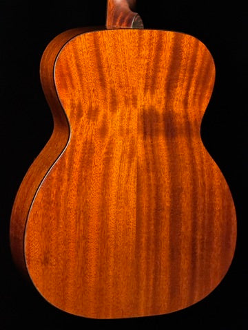 Eastman E1OM-DLX OM Solid Sitka Spruce/Solid Sapele Acoustic Guitar with Fishman Pickup - New