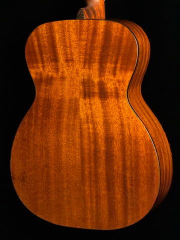 Eastman E1OM-DLX OM Solid Sitka Spruce/Solid Sapele Acoustic Guitar with Fishman Pickup - New