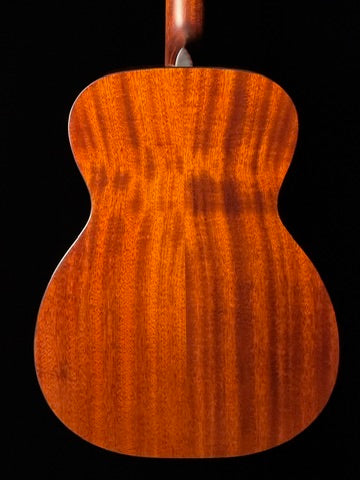 Eastman E1OM-DLX OM Solid Sitka Spruce/Solid Sapele Acoustic Guitar with Fishman Pickup - New
