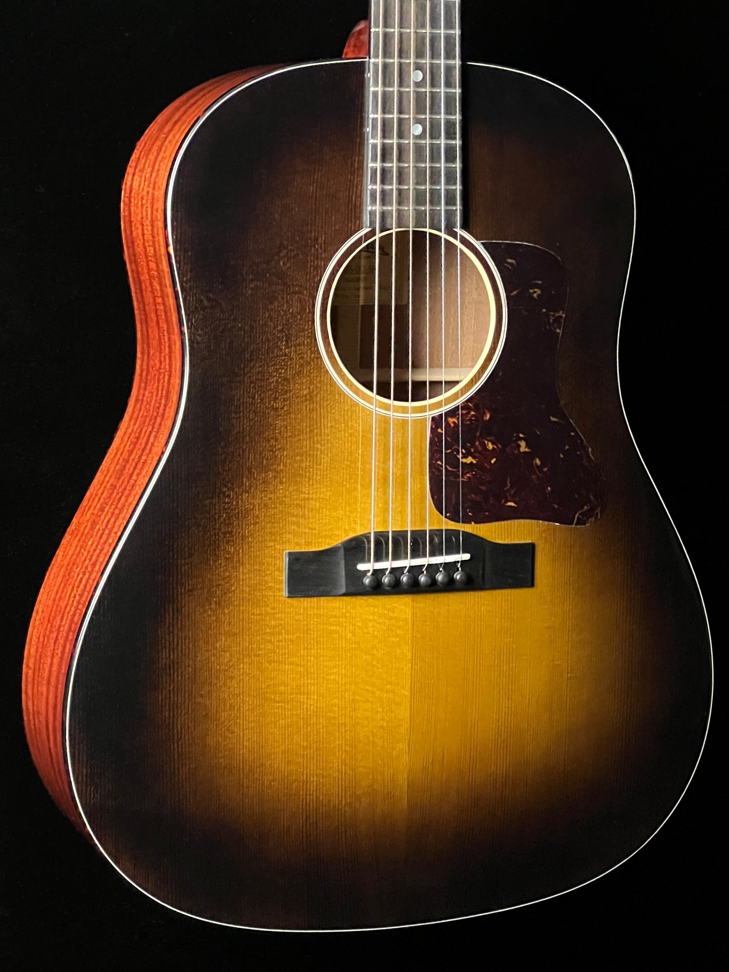 Eastman E1 SS-DLX-SB Dreadnought Slope Shoulder Guitar Sitka Spruce/Sapele with Pickup - New