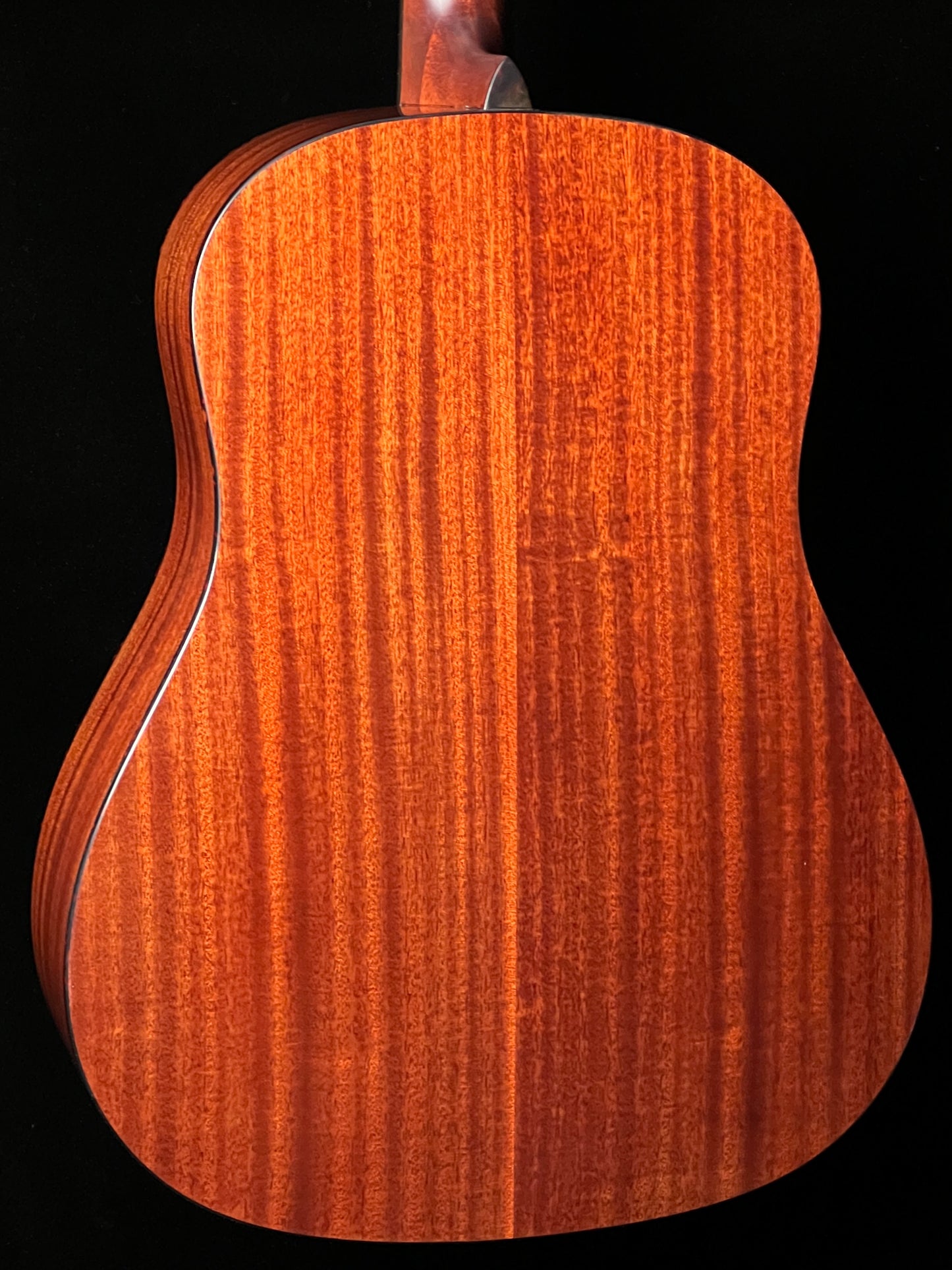 Eastman E1 SS-DLX-SB Dreadnought Slope Shoulder Guitar Sitka Spruce/Sapele with Pickup - New