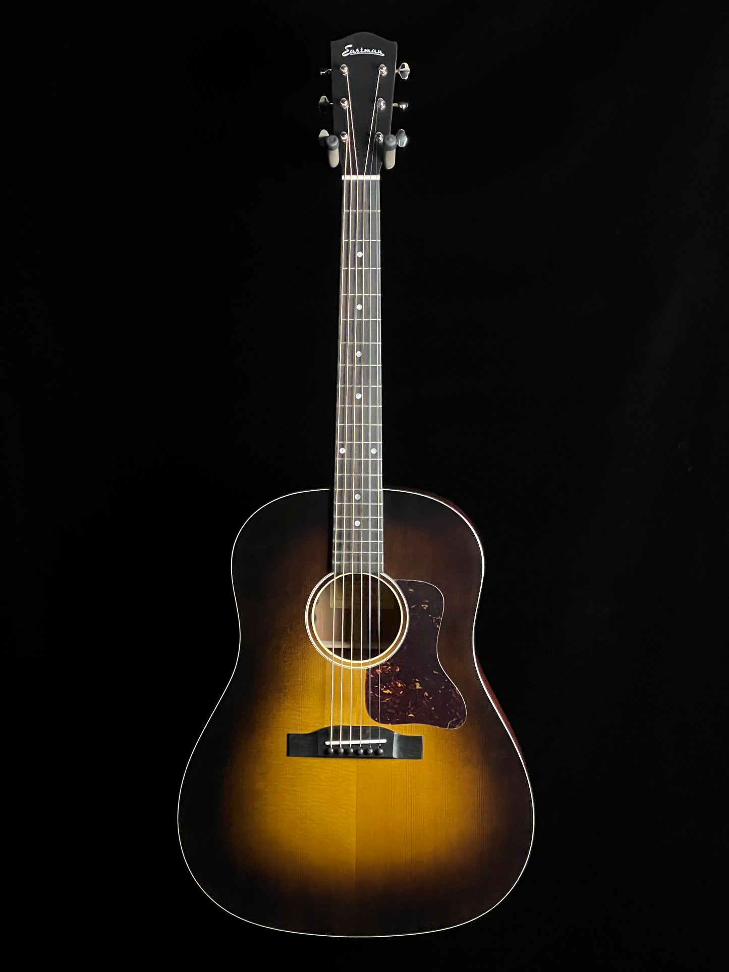 Eastman E1 SS-DLX-SB Dreadnought Slope Shoulder Guitar Sitka Spruce/Sapele with Pickup - New