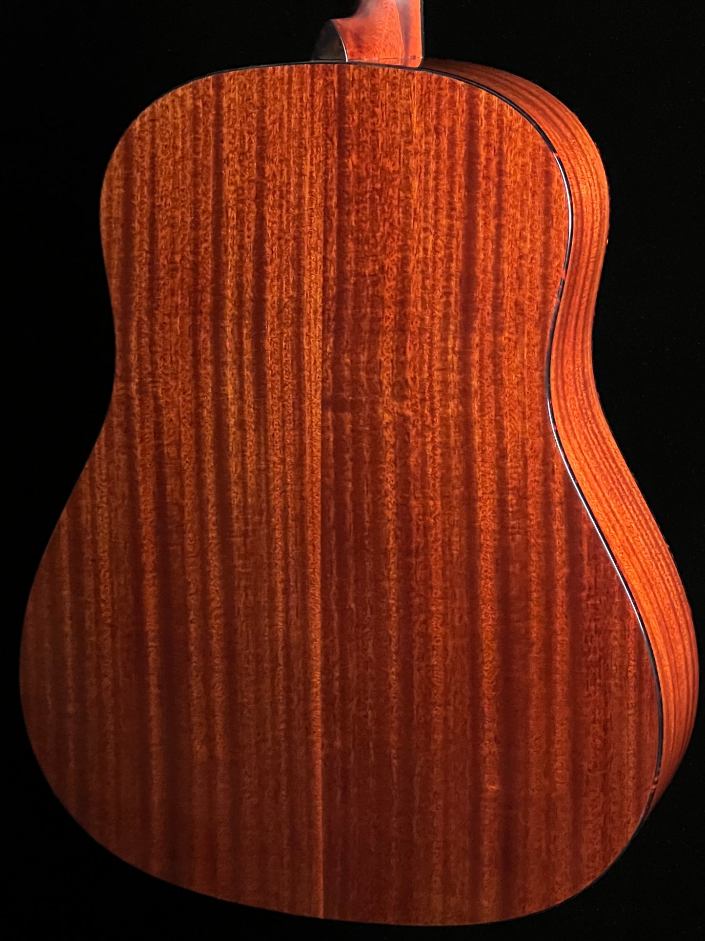 Eastman E1 SS-DLX-SB Dreadnought Slope Shoulder Guitar Sitka Spruce/Sapele with Pickup - New