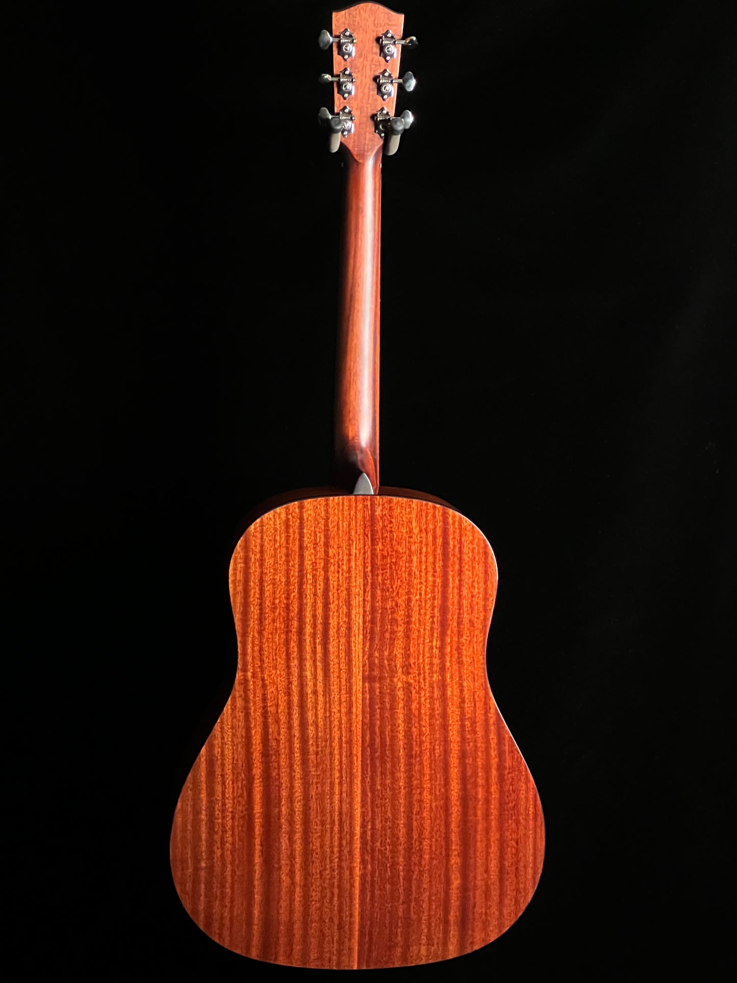 Eastman E1 SS-DLX-SB Dreadnought Slope Shoulder Guitar Sitka Spruce/Sapele with Pickup - New