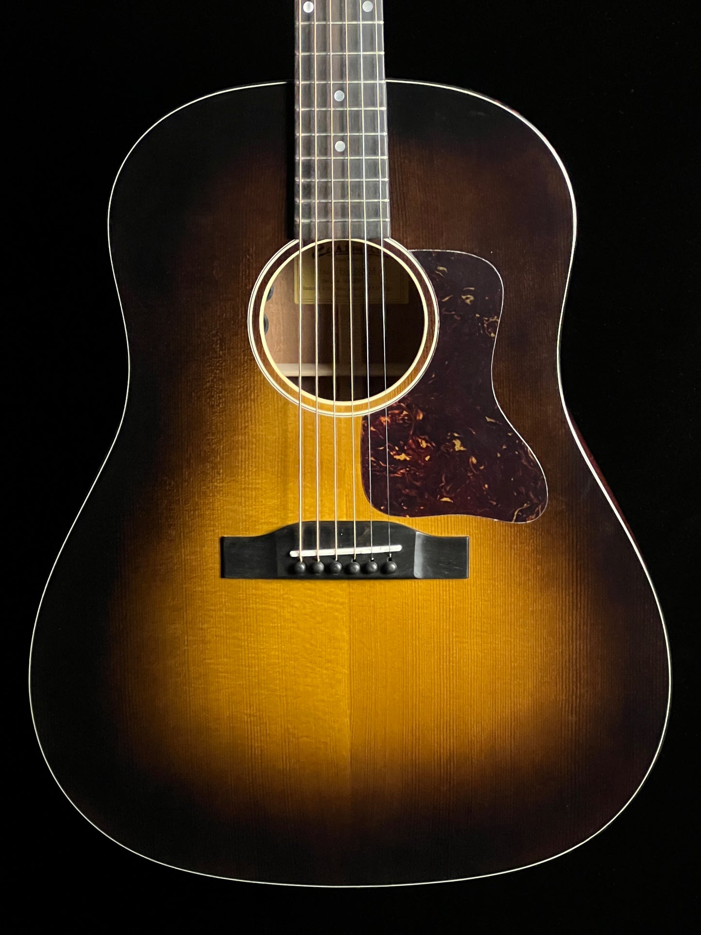 Eastman E1 SS-DLX-SB Dreadnought Slope Shoulder Guitar Sitka Spruce/Sapele with Pickup - New