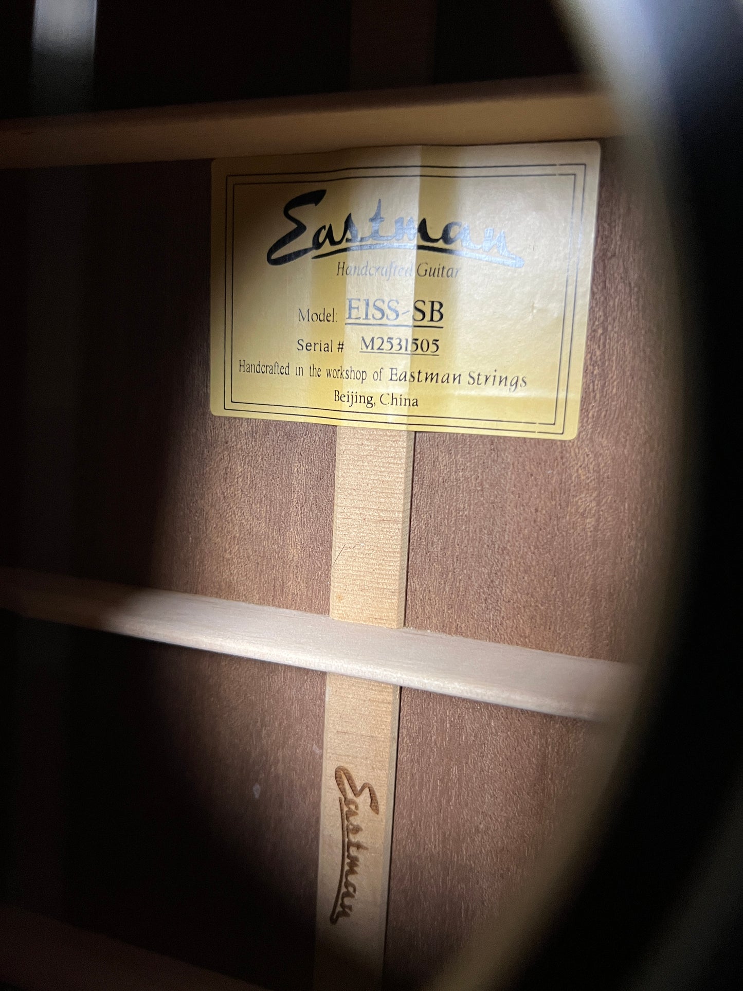 SOLD -Eastman E1 SS-SB Slope Shoulder Sunburst Acoustic Guitar Solid Sitka Spruce / Solid Sapele - New