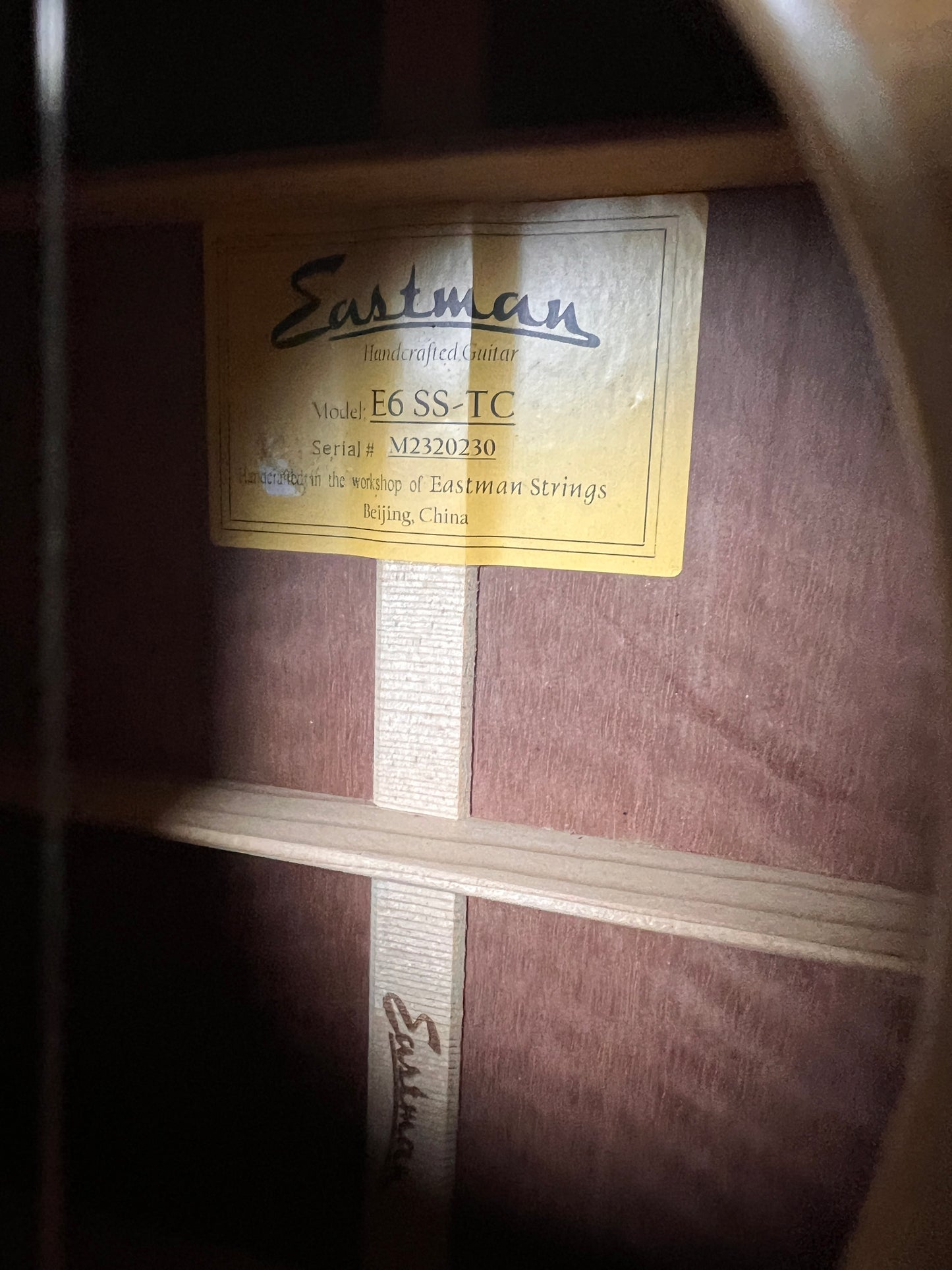 SOLD - Eastman E6 SS-TC Slope Shoulder Acoustic Guitar Sitka Spruce/Mahogany - Used
