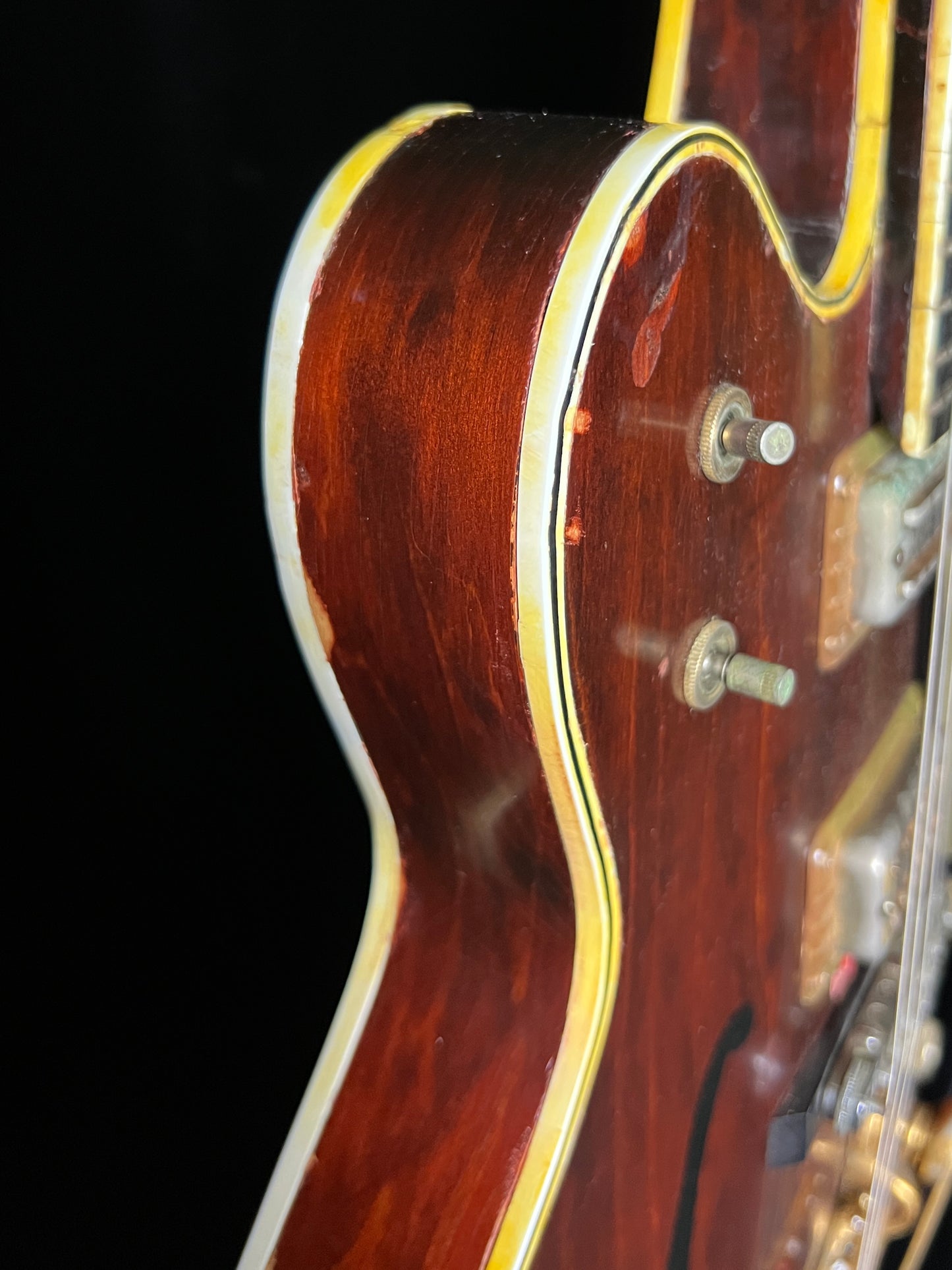 Gretsch 6122 The Chet Atkins Country Gentleman (1964) Hollowbody Guitar - Used