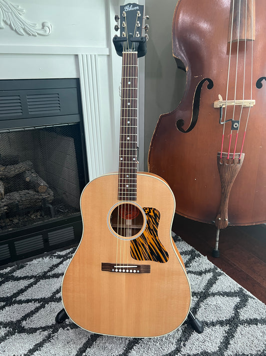 Gibson J-35 30's Faded Rounded-Shoulder Dreadnought Acoustic Guitar - Used