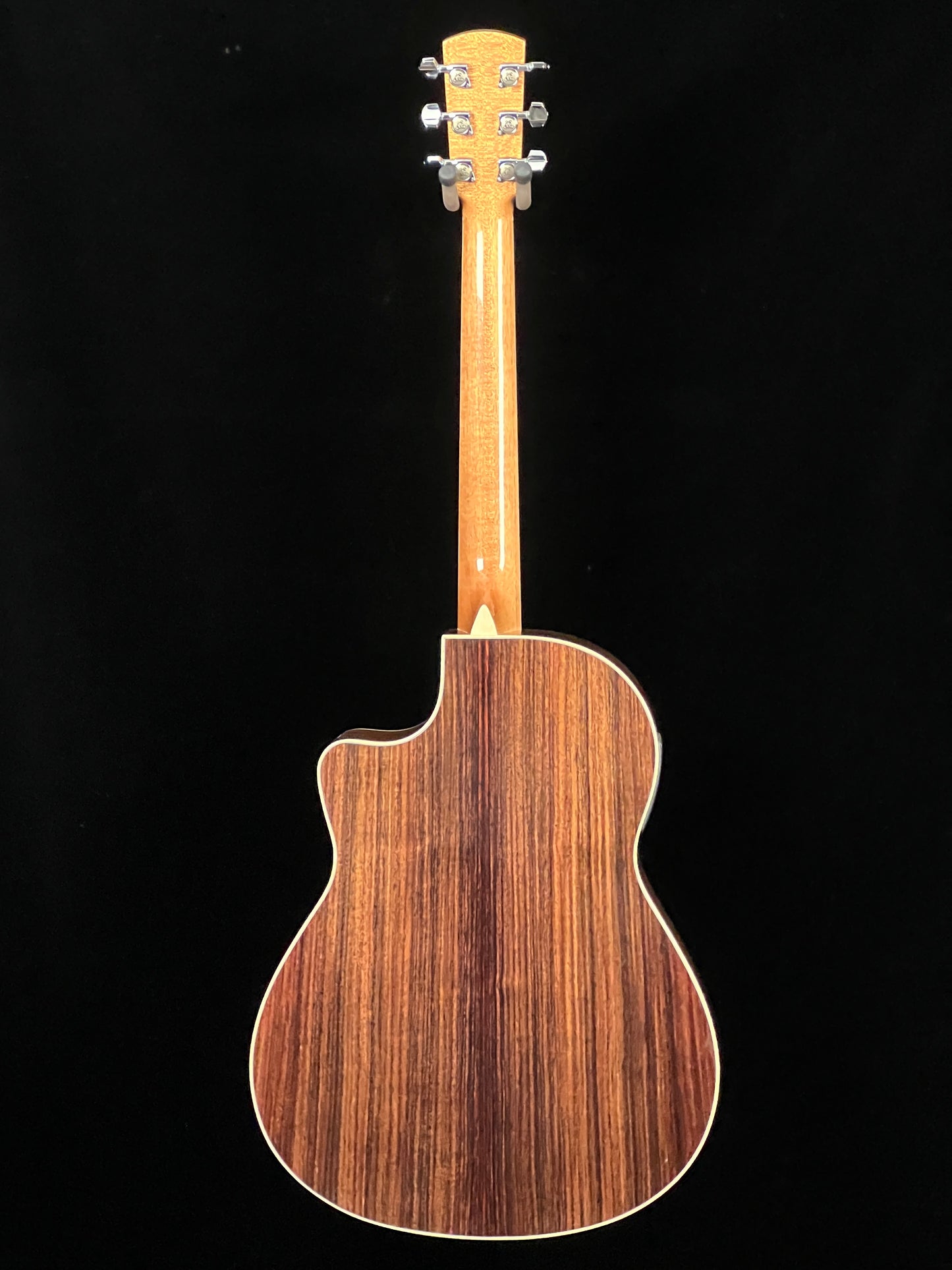 Larrivée LV-09 Sitka Spruce/Indian Rosewood Acoustic Guitar with L.R. Baggs StagePro Anthem