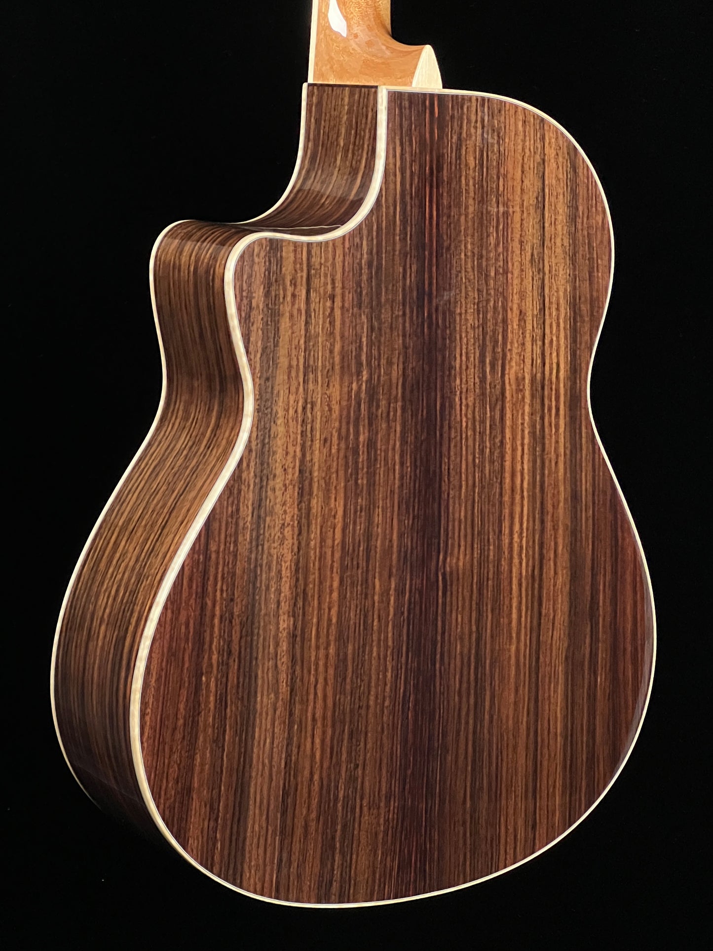 Larrivée LV-09 Sitka Spruce/Indian Rosewood Acoustic Guitar with L.R. Baggs StagePro Anthem