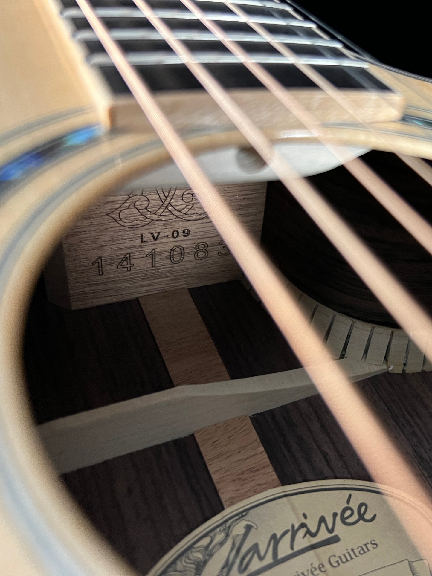 Larrivée LV-09 Sitka Spruce/Indian Rosewood Acoustic Guitar with L.R. Baggs StagePro Anthem - New