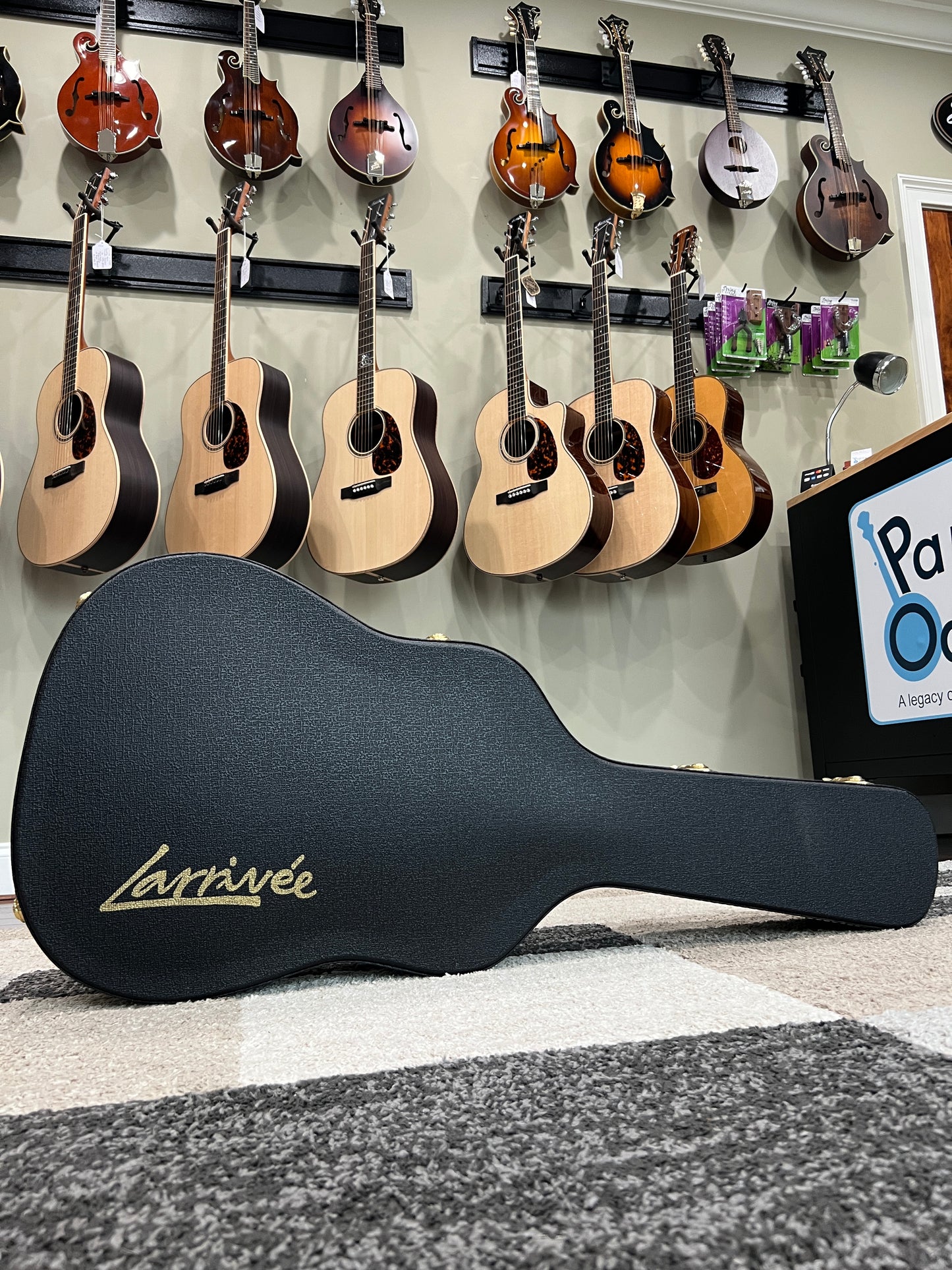 Larrivée LV-09 Sitka Spruce/Indian Rosewood Acoustic Guitar with L.R. Baggs StagePro Anthem - New