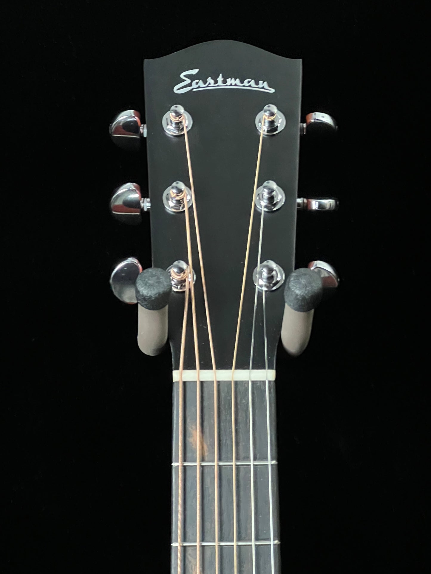 Eastman AC122-2CE Cedar and Sapele Cutaway Acoustic Guitar - New