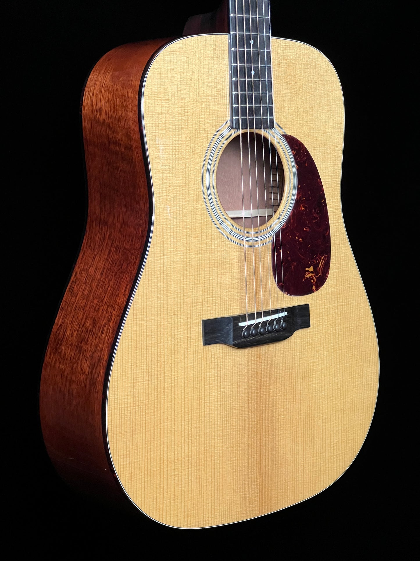 Eastman E10D-TC Adirondack Spruce/Mahogany Dreadnought Acoustic Guitar - New