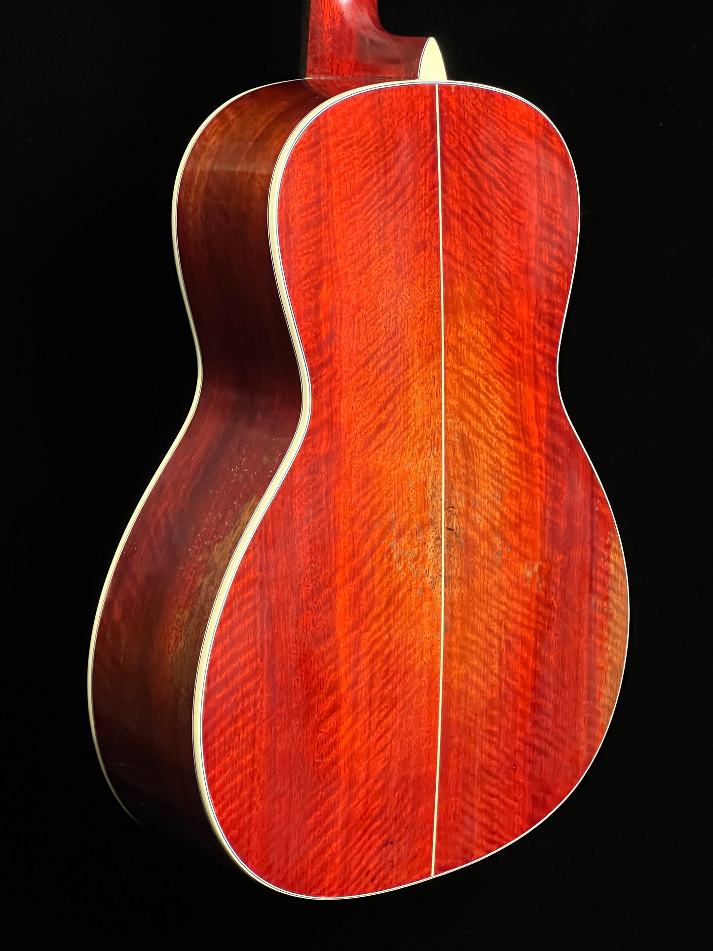 Eastman E10OOSS/V Adirondack Spruce/Mahogany Varnish Slope Shoulder Acoustic Guitar - New