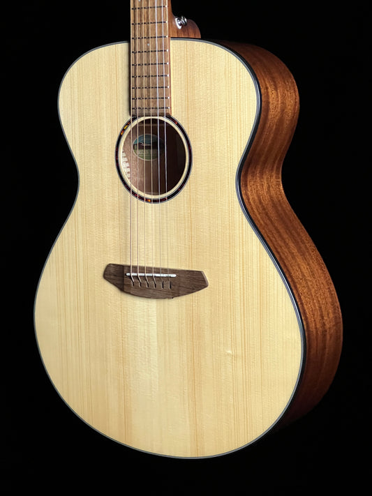 Breedlove Discovery S Concerto European Spruce / African Mahogany - New