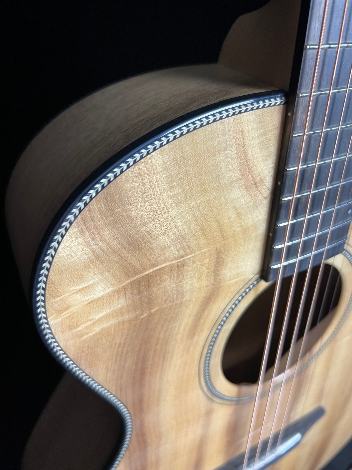 Breedlove Oregon Concert Thinline CE Myrtlewood Acoustic Guitar - New
