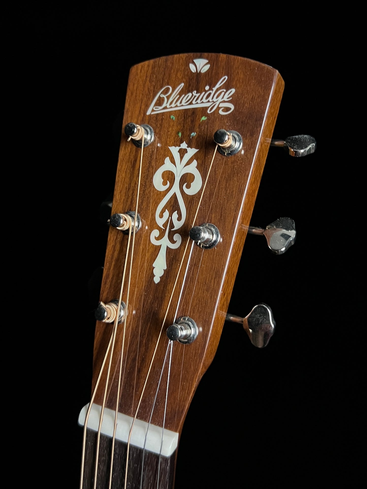 Blueridge BR-40 Contemporary Series Dreadnought Solid Sitka / Mahogany Acoustic Guitar - New