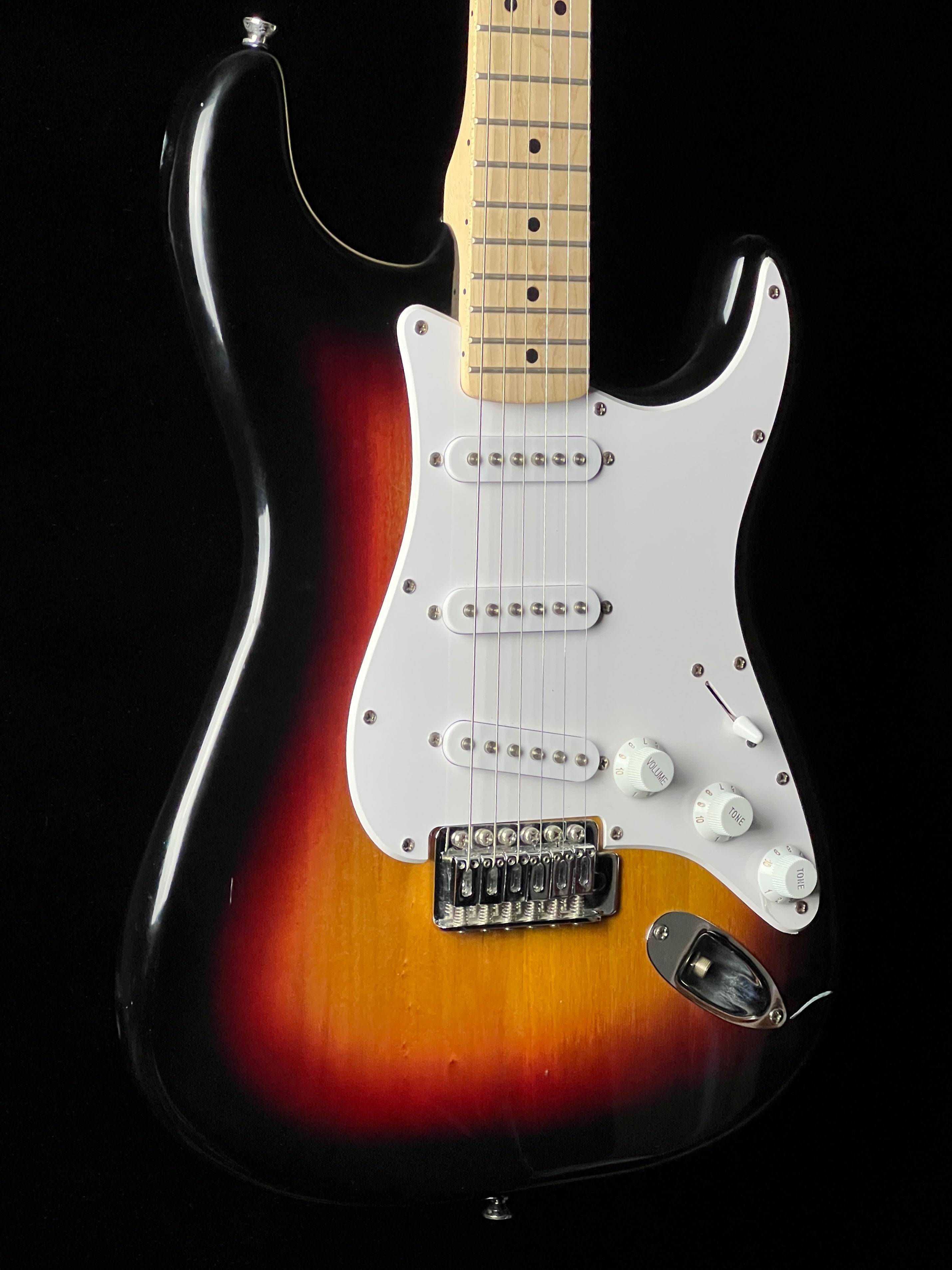Fender Squier Stratocaster Electric Guitar Sunburst - Used – Papaw