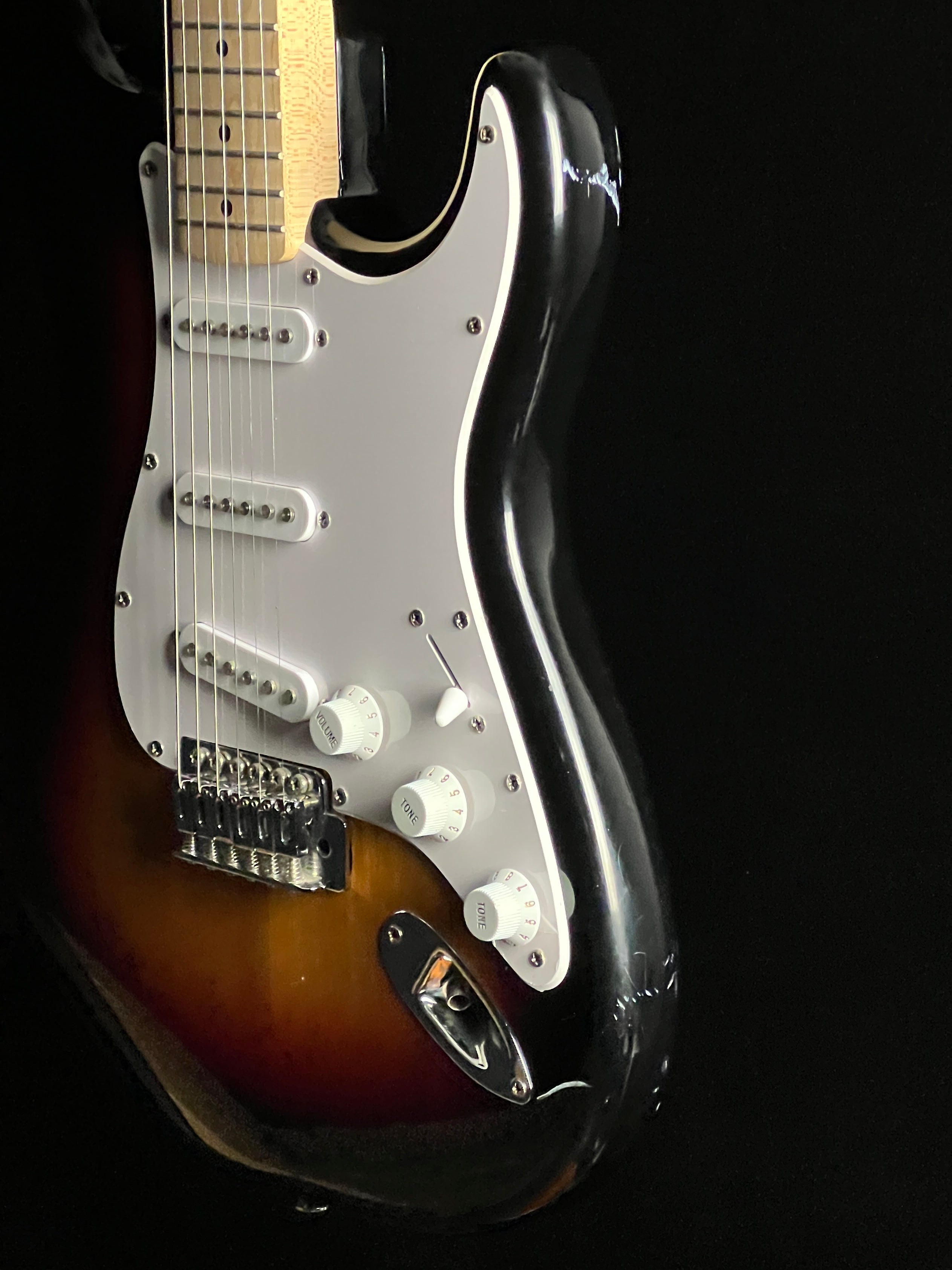 Fender Squier Stratocaster Electric Guitar Sunburst - Used – Papaw