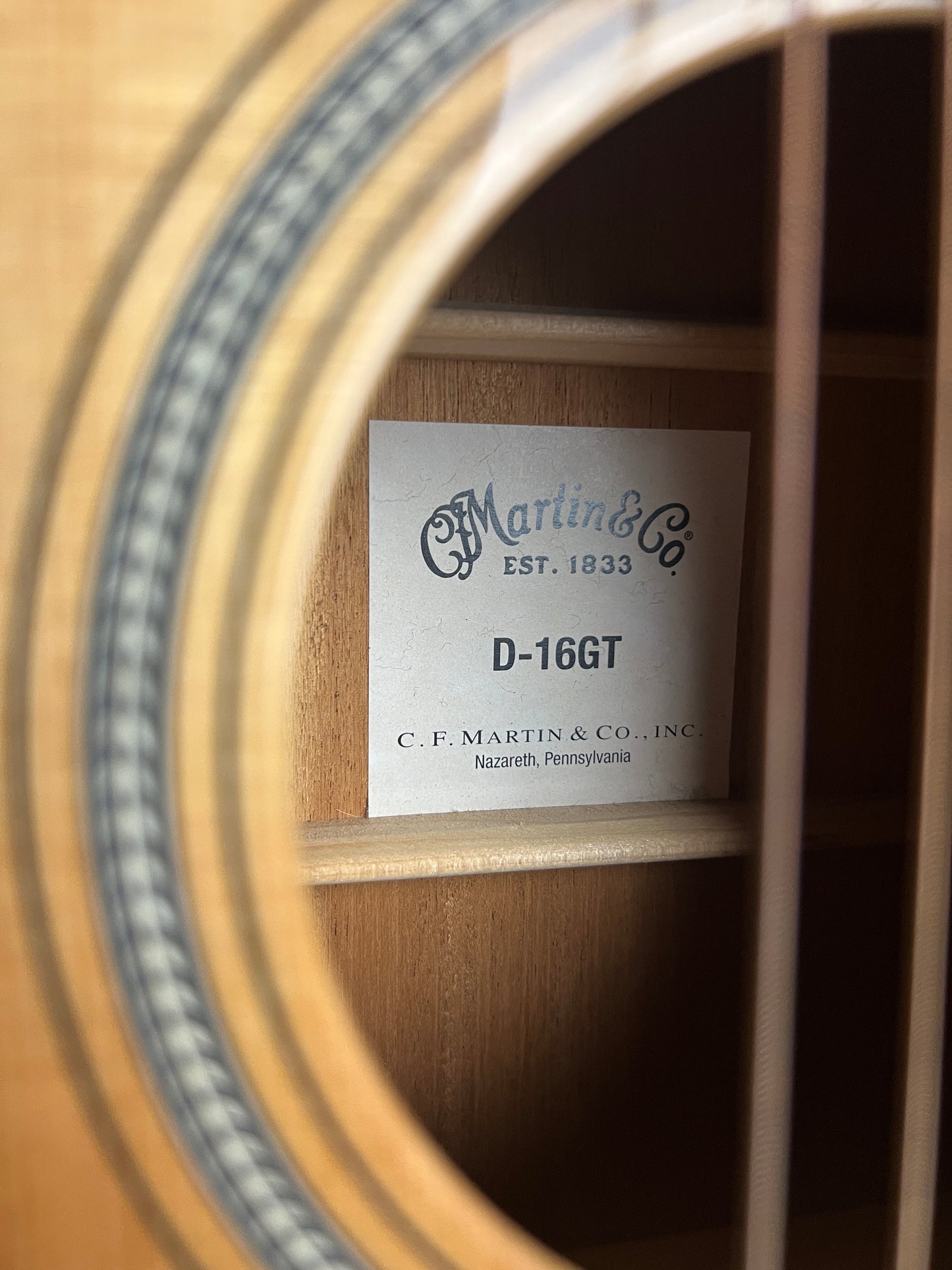 Martin D-16GT Dreadnought Spruce / Mahogany Acoustic Guitar - Consignment