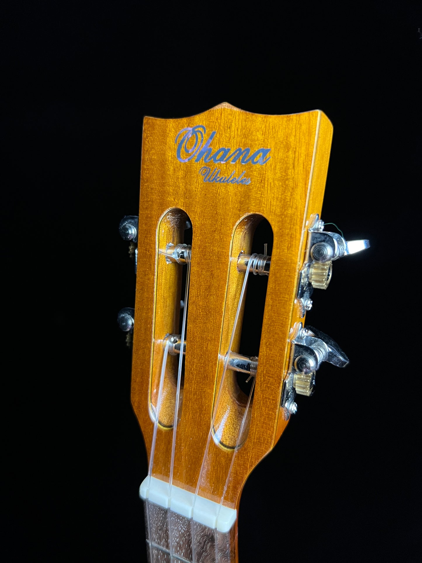 Ohana BKT-250G Bari-Tenor Solid Spruce / Acacia Tenor Scale Baritone Body Ukulele with Mi-Si Pickup - Used